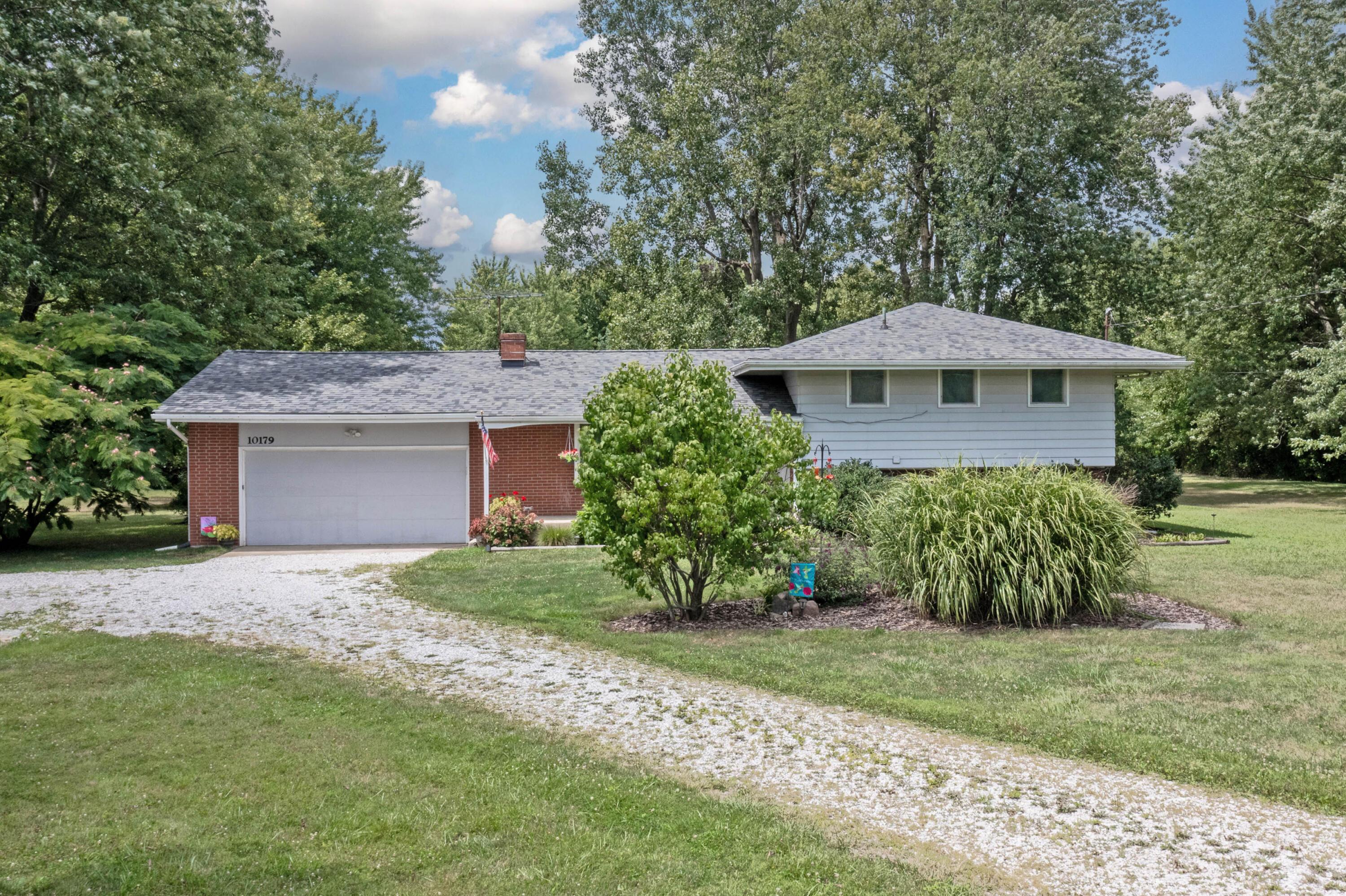 10179 Johnstown Road Property Photo 1
