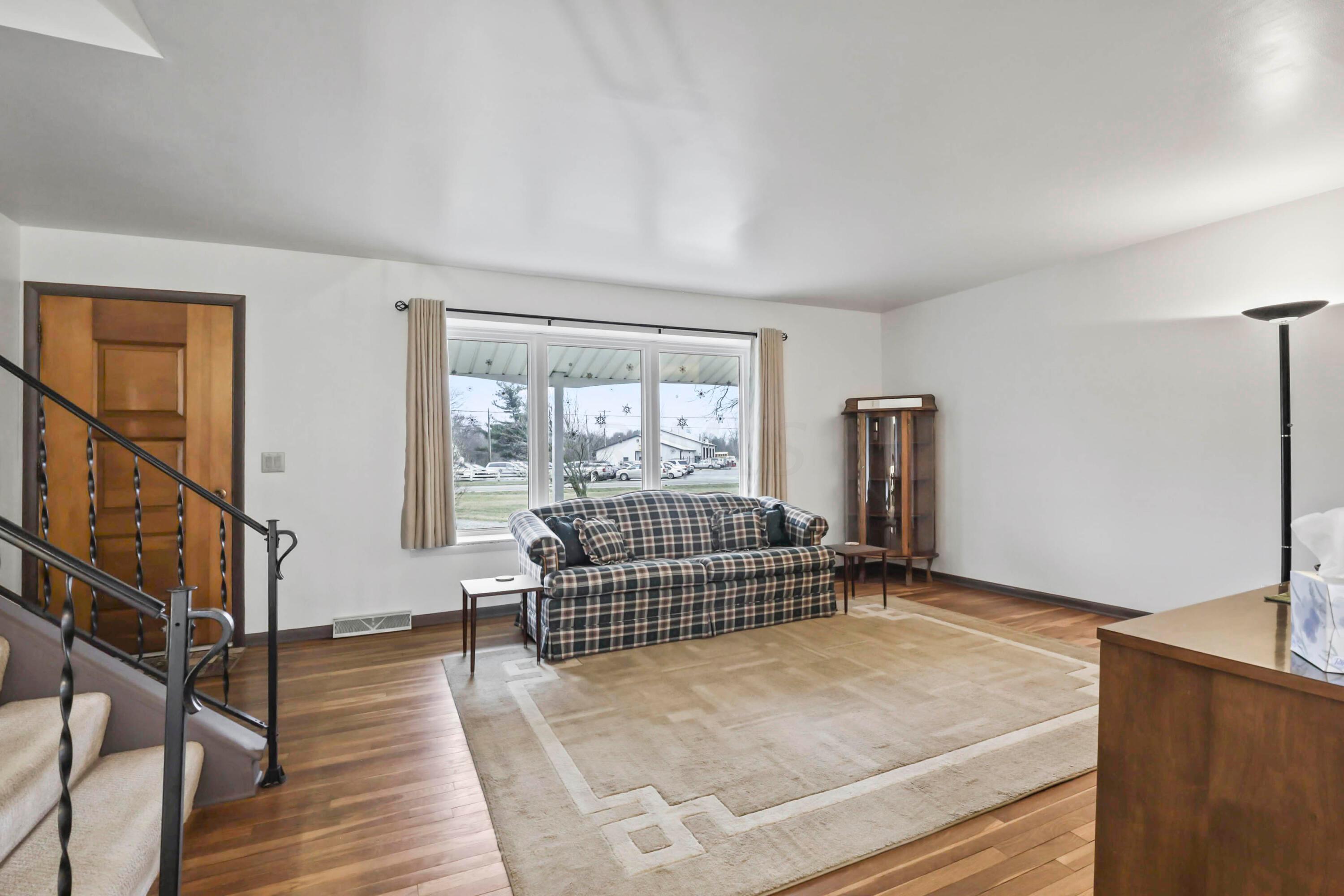 10179 Johnstown Road Property Photo 6