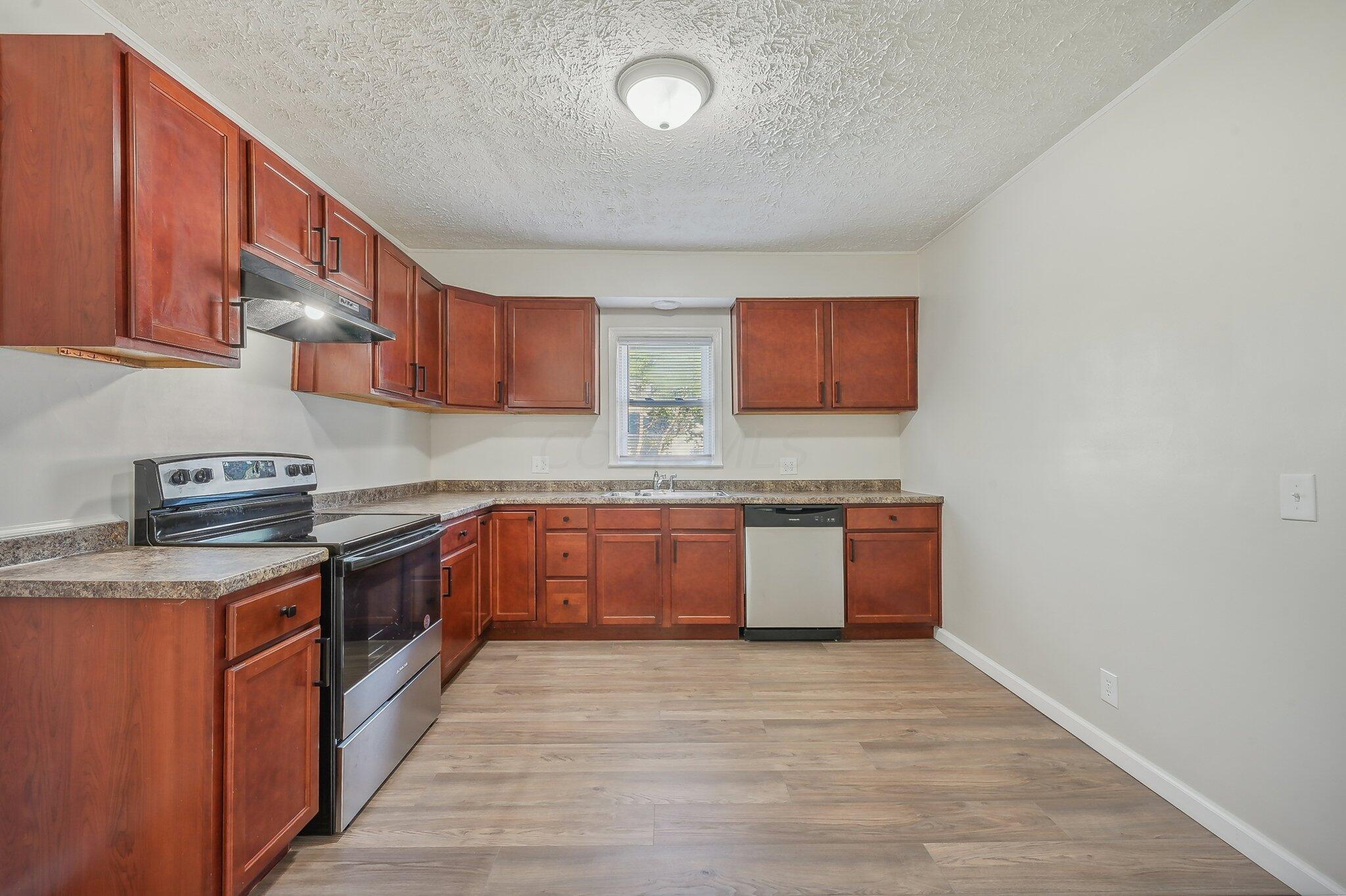 195 Letchworth Avenue Property Photo 2