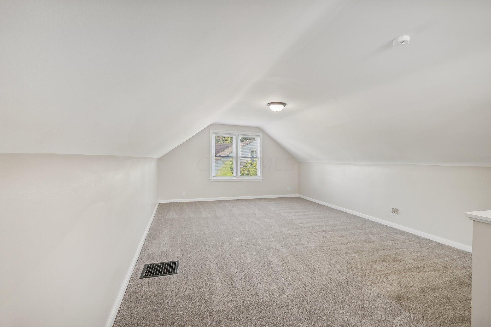 195 Letchworth Avenue Property Photo 8