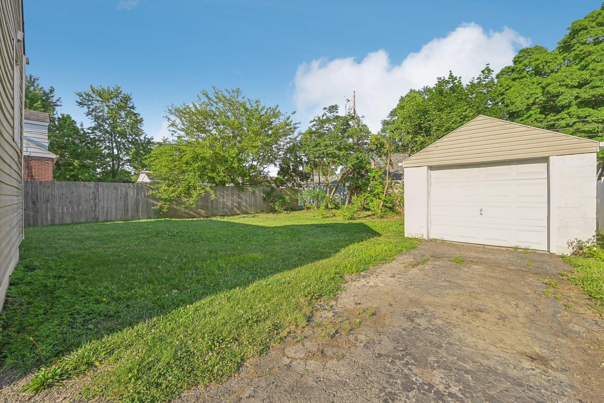 195 Letchworth Avenue Property Photo 11