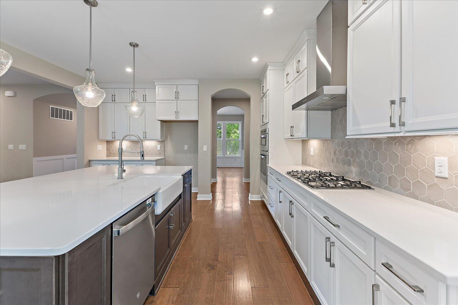 2574 Muirfield Drive Property Photo 4