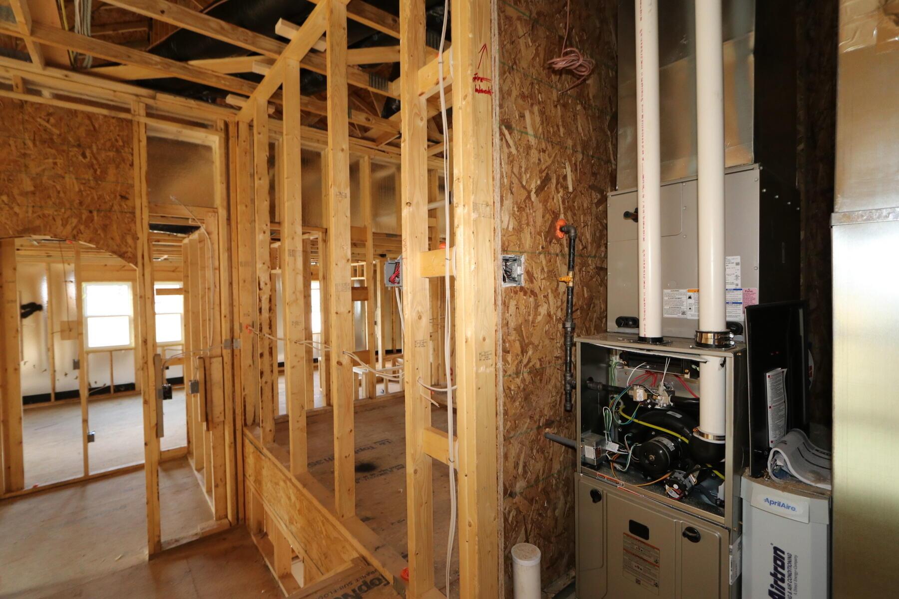 2574 Muirfield Drive Property Photo 11