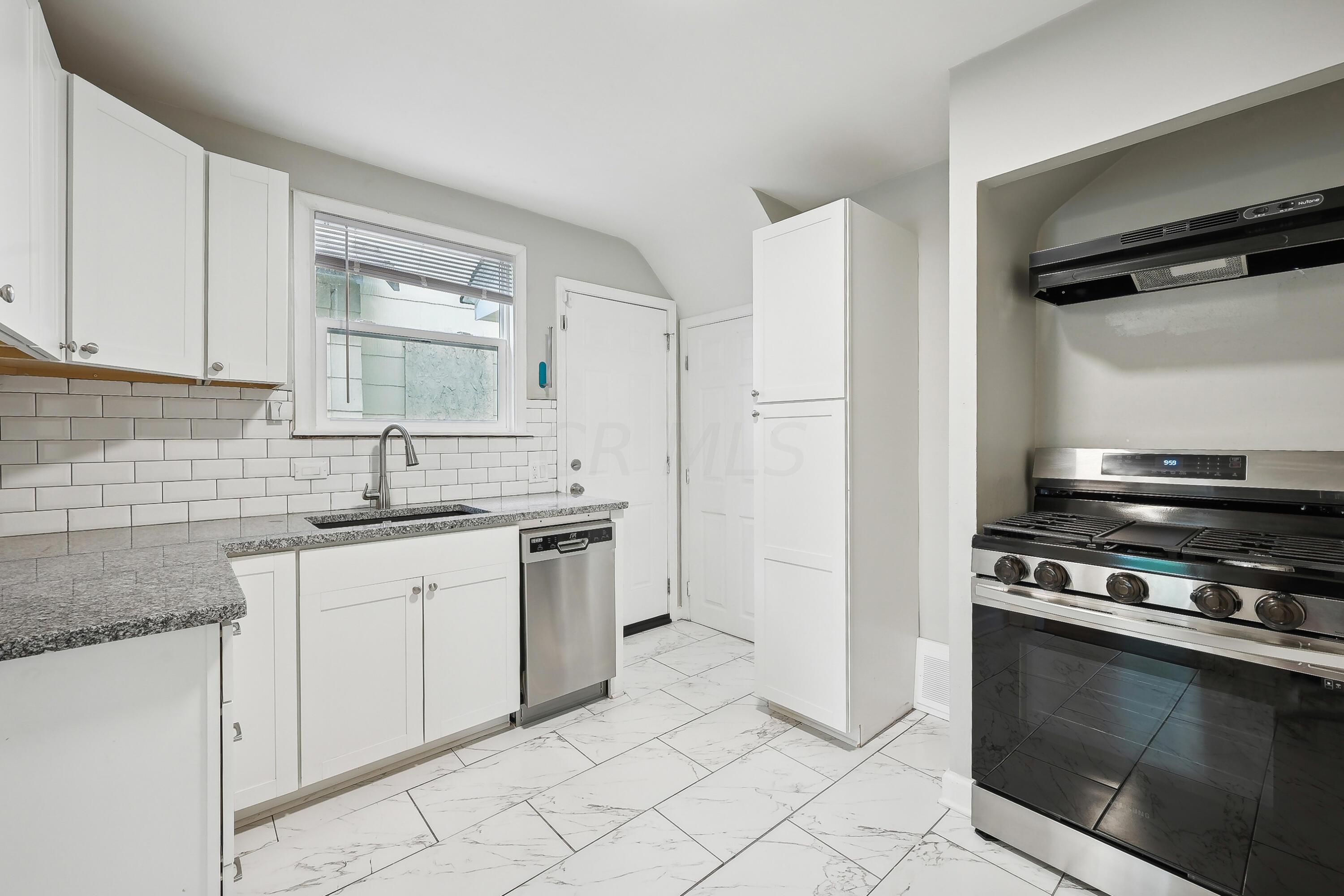 1519 E Hudson Street Property Photo 6