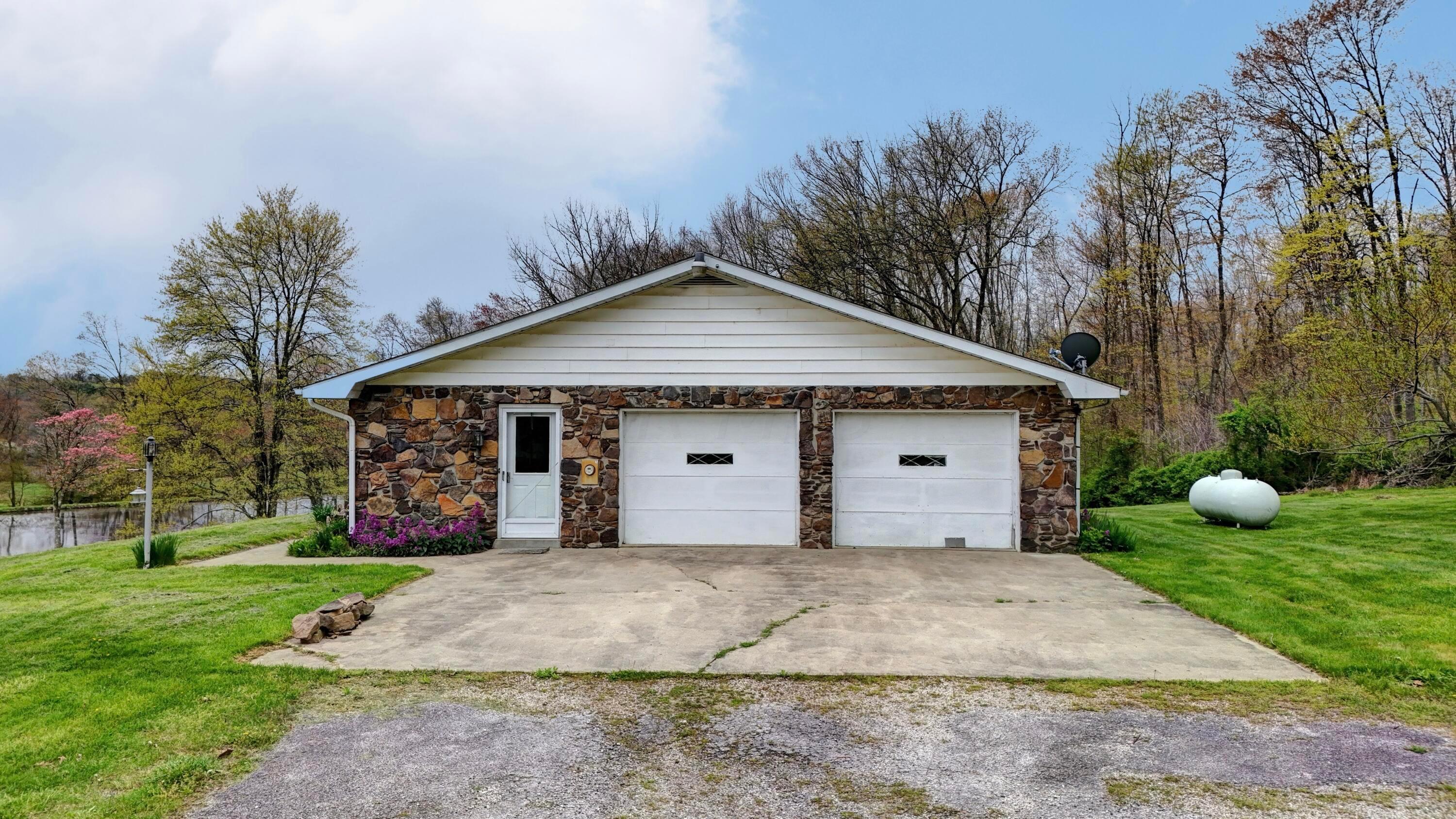 18021 Turkey Ridge Road Property Photo 9