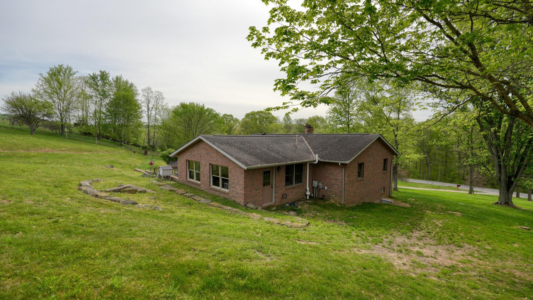 18847 Sugartree Road Property Photo 3