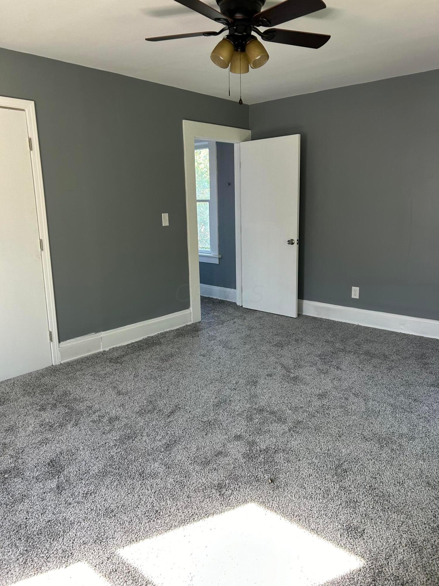 300 E 4th Street Property Photo 6