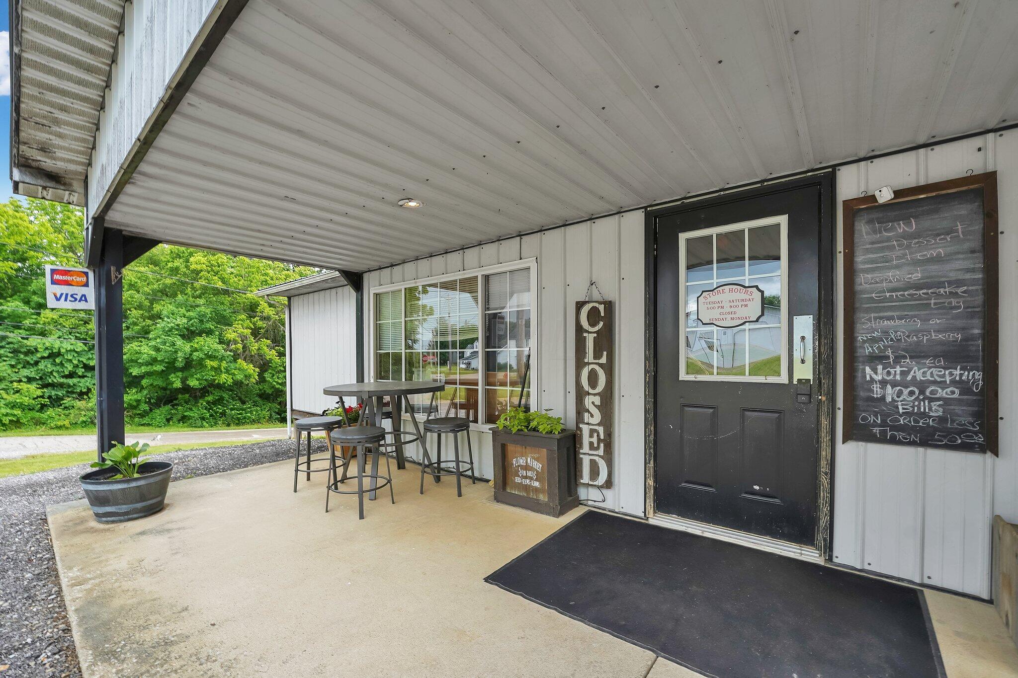 11850 Walnut Street Property Photo 4