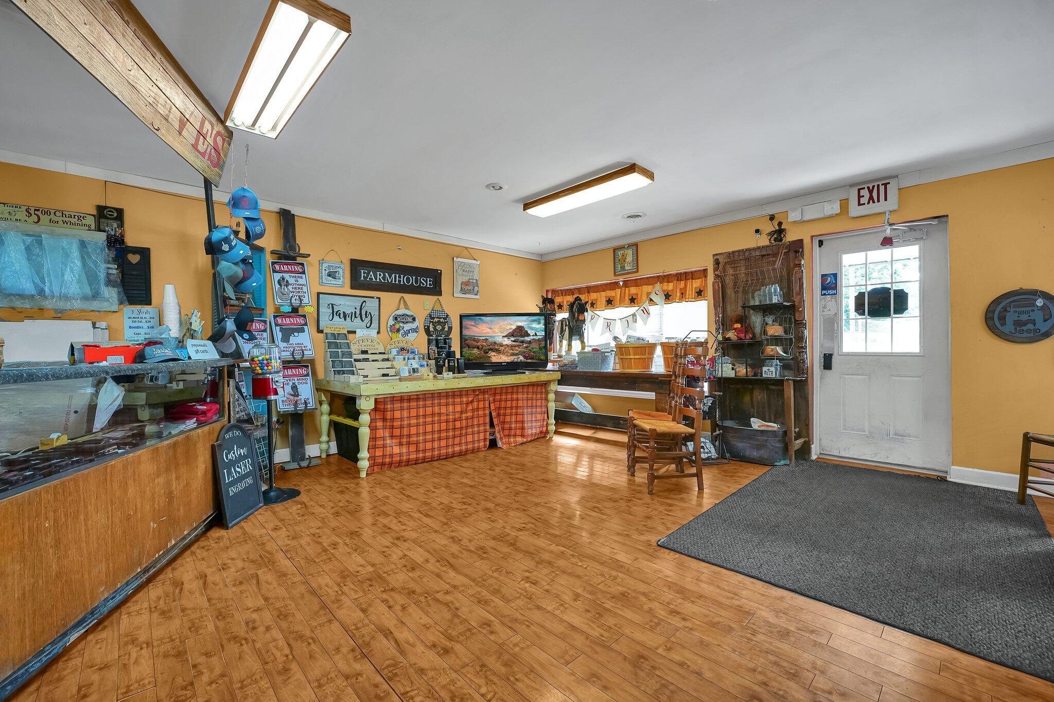 11850 Walnut Street Property Photo 7