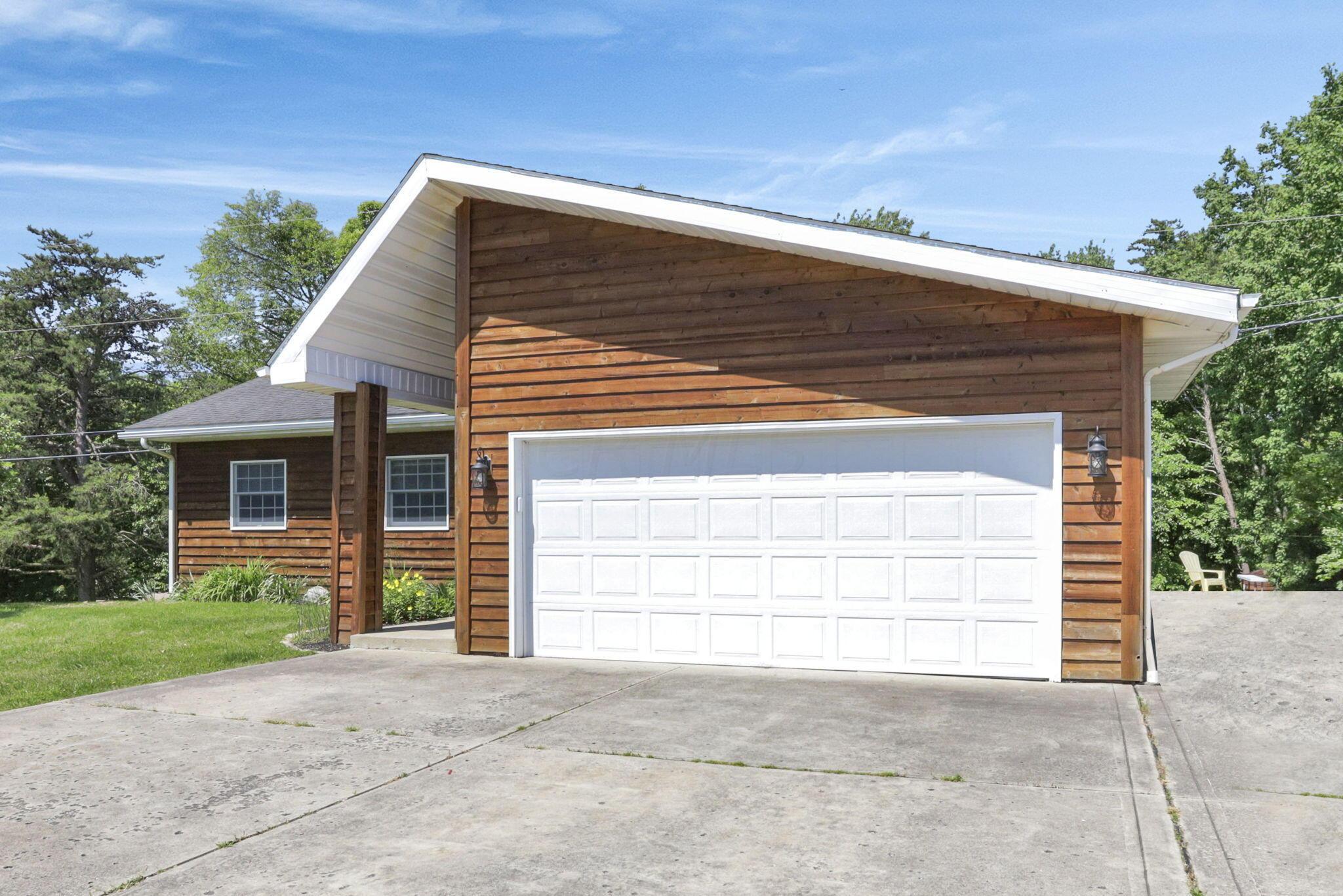 8941 State Route 664 N Property Photo 4