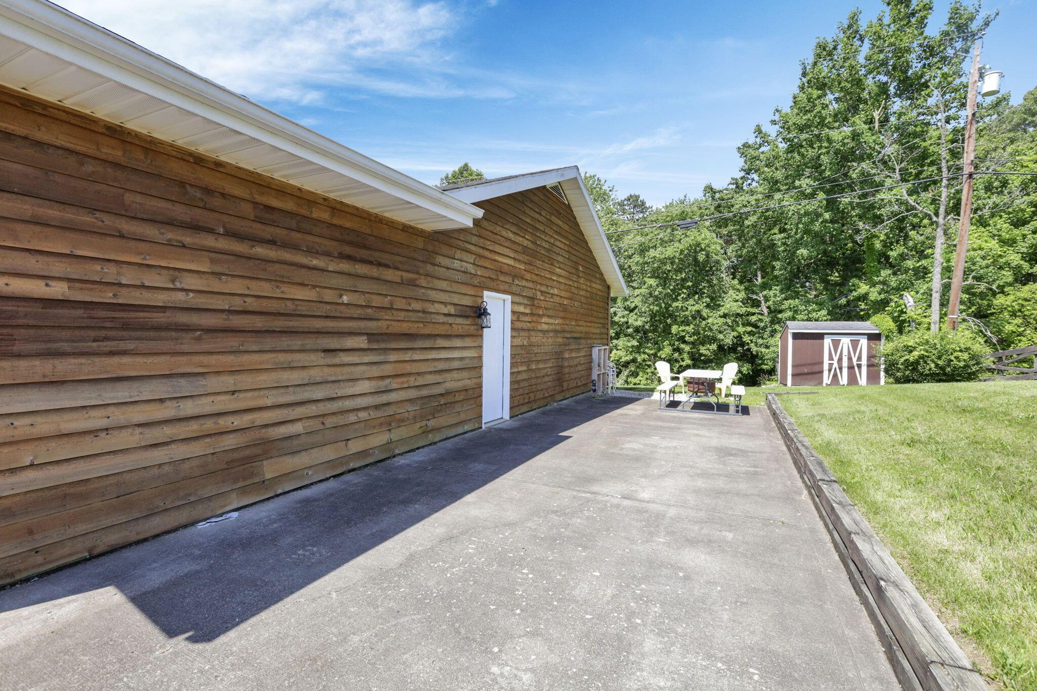 8941 State Route 664 N Property Photo 42