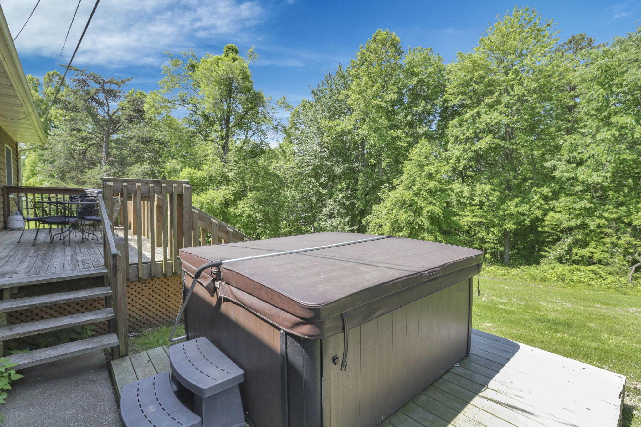 8941 State Route 664 N Property Photo 44