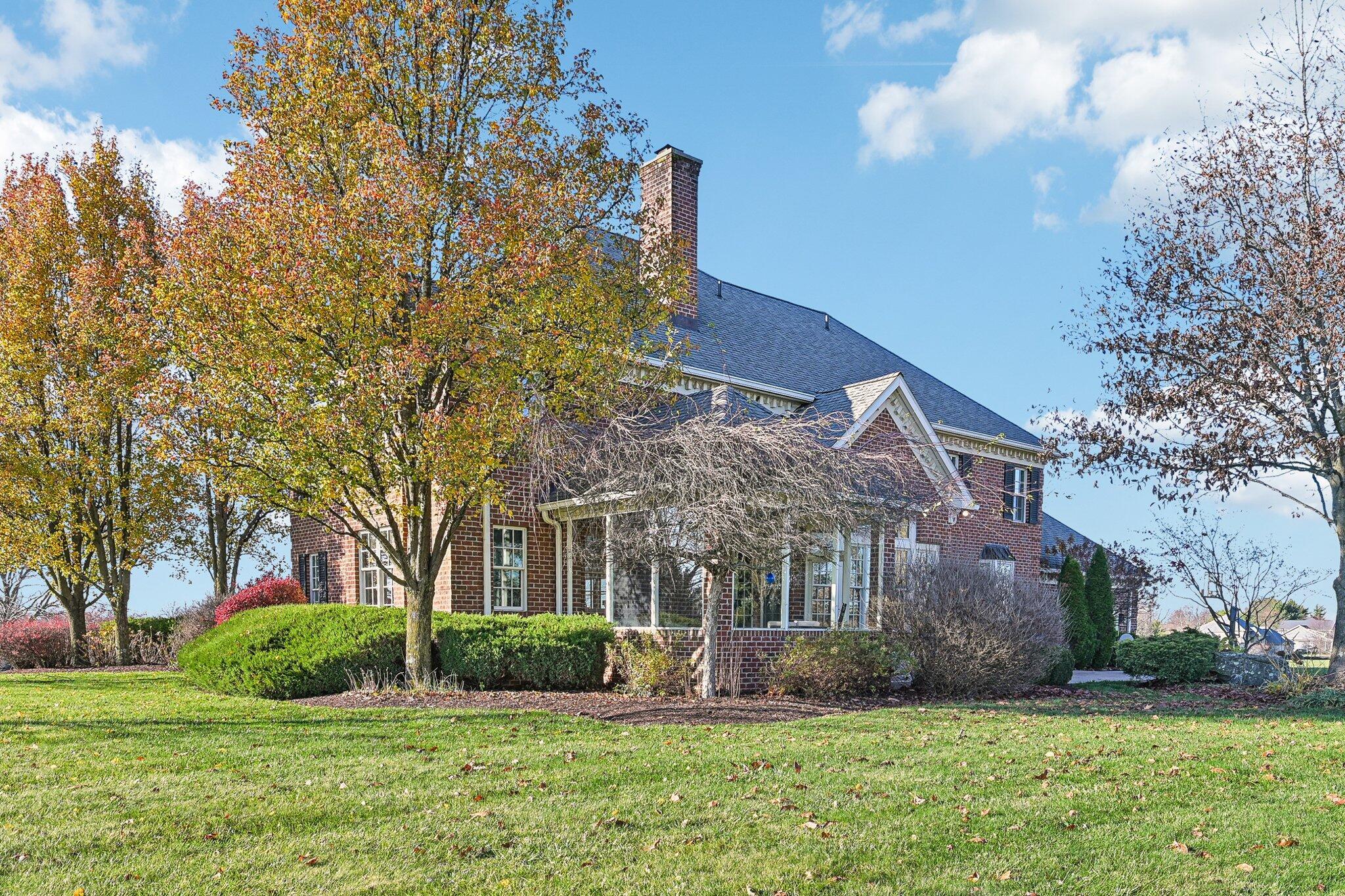 1424 Greenbrier Drive Property Photo 6