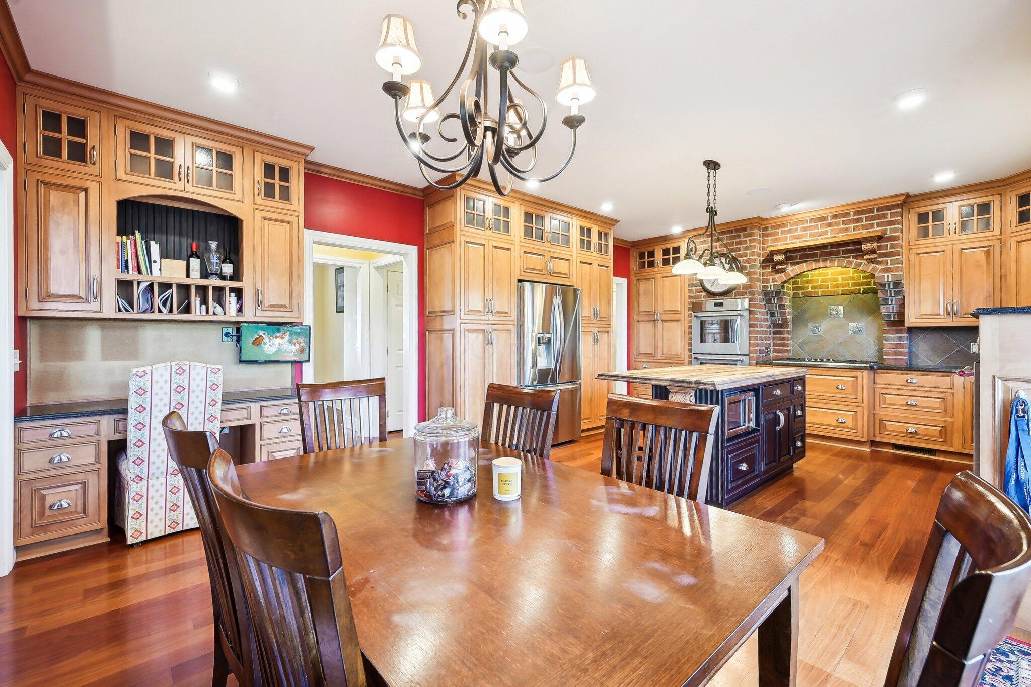 1424 Greenbrier Drive Property Photo 13