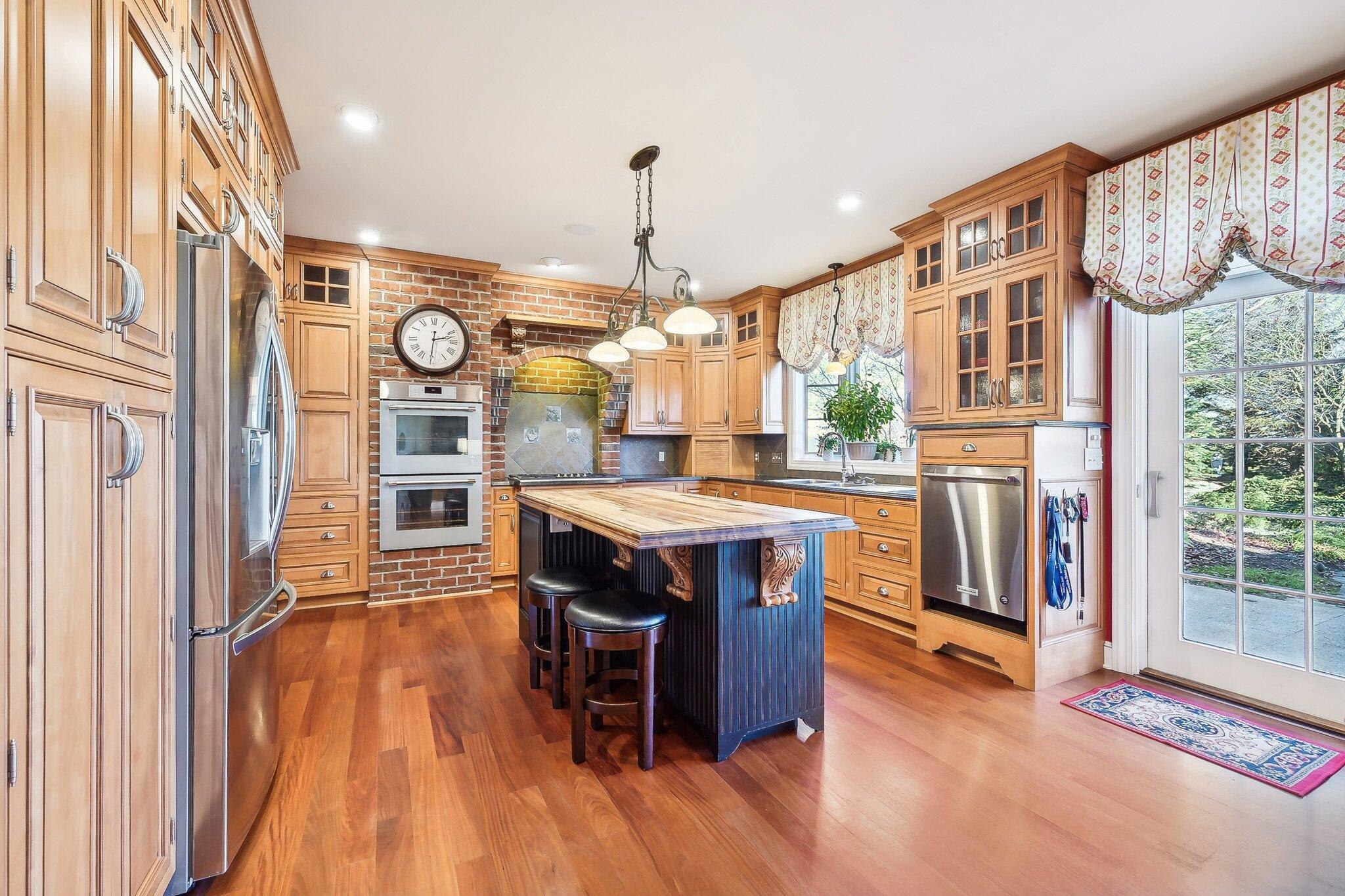1424 Greenbrier Drive Property Photo 14