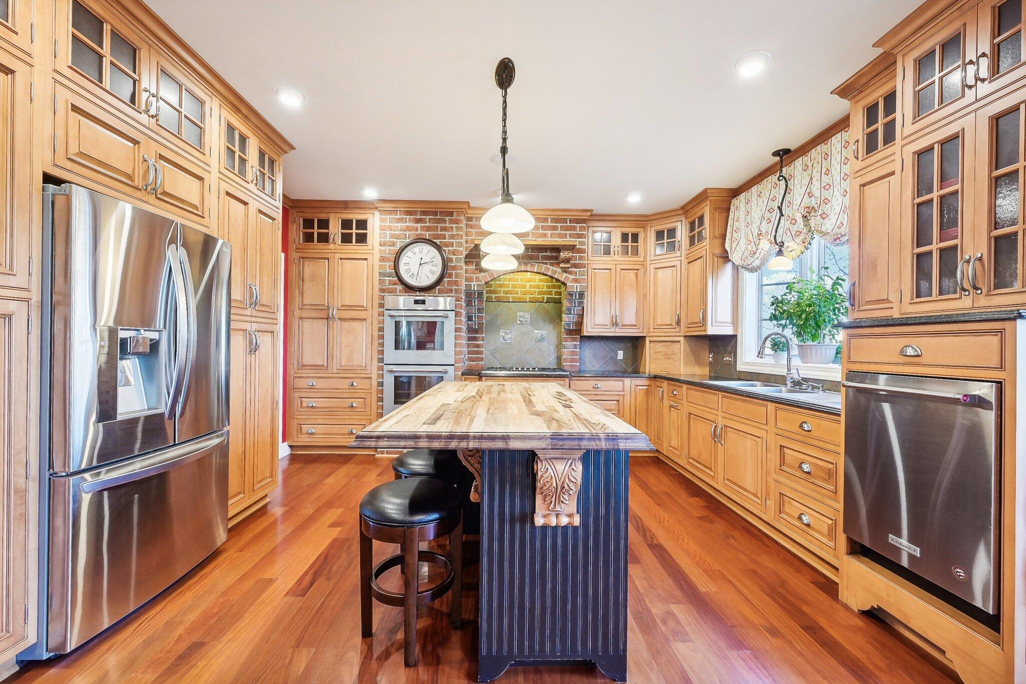 1424 Greenbrier Drive Property Photo 16