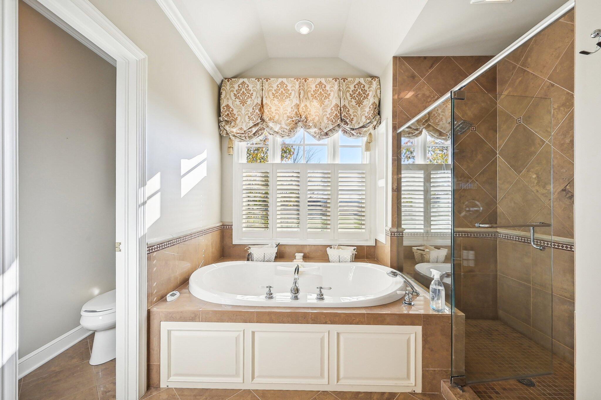 1424 Greenbrier Drive Property Photo 46