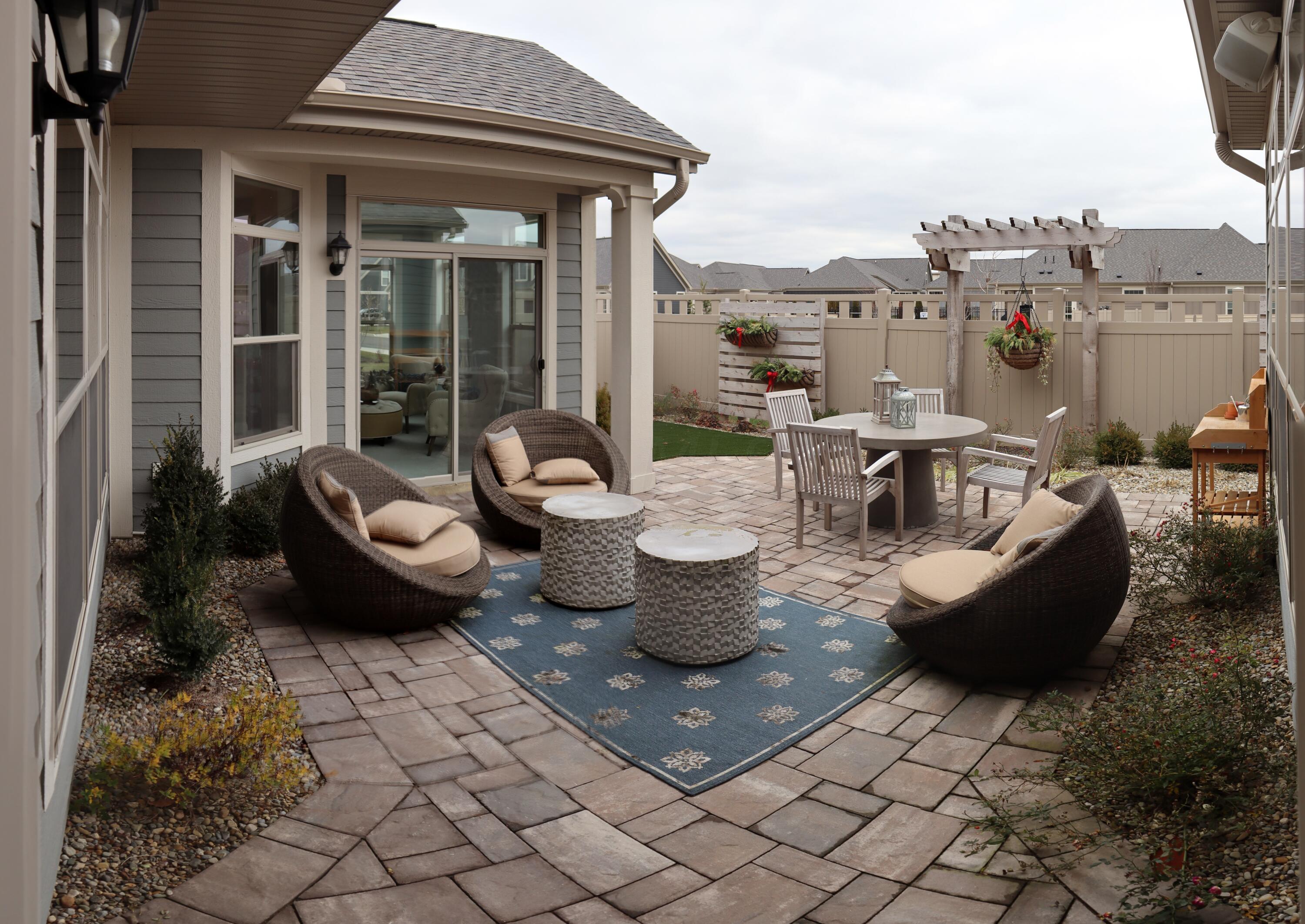 7255 Lehman Park Place Property Photo 3