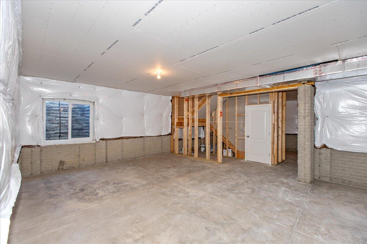 2140 Breezeway Place Property Photo 33
