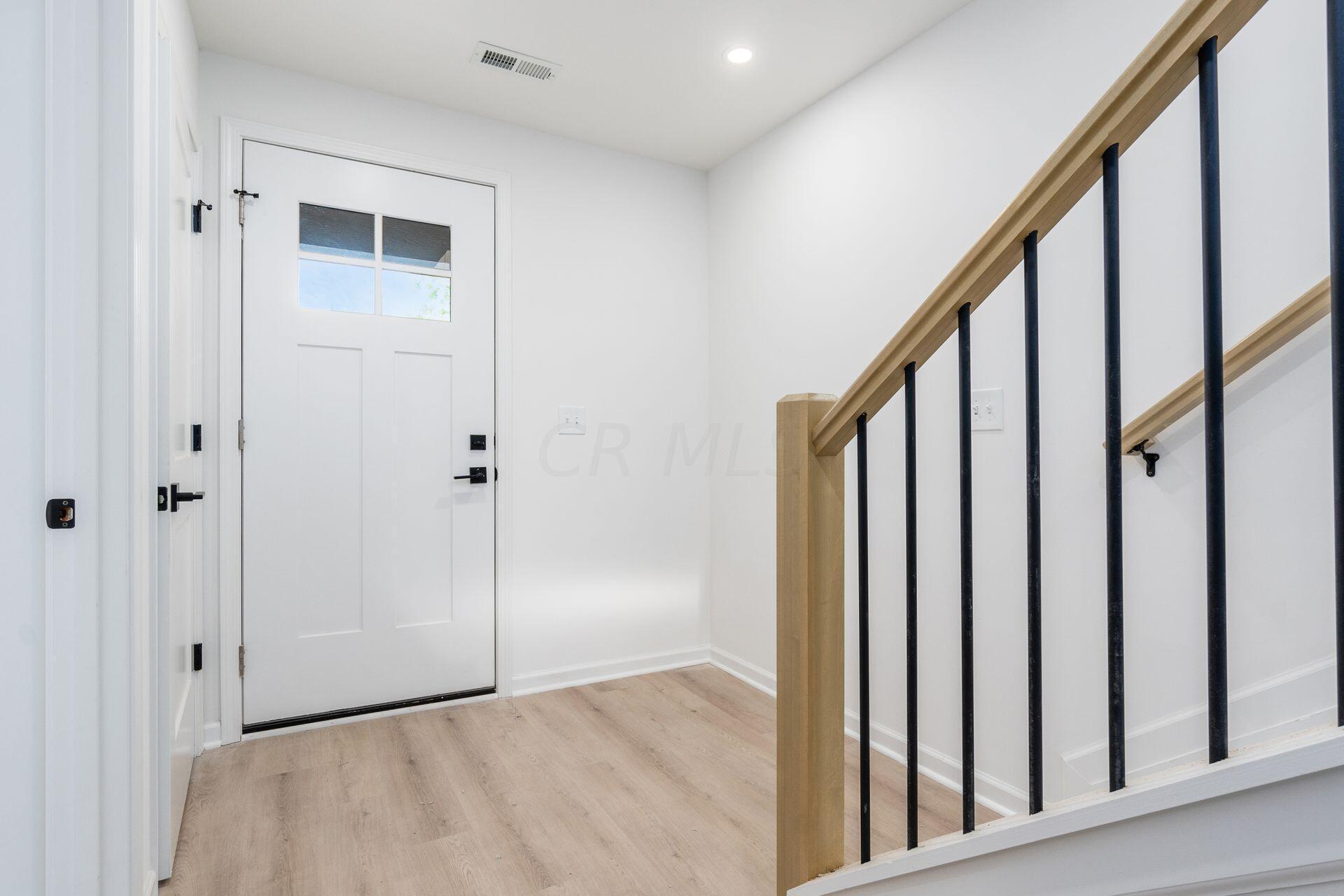583 E Walnut Street Property Photo 2
