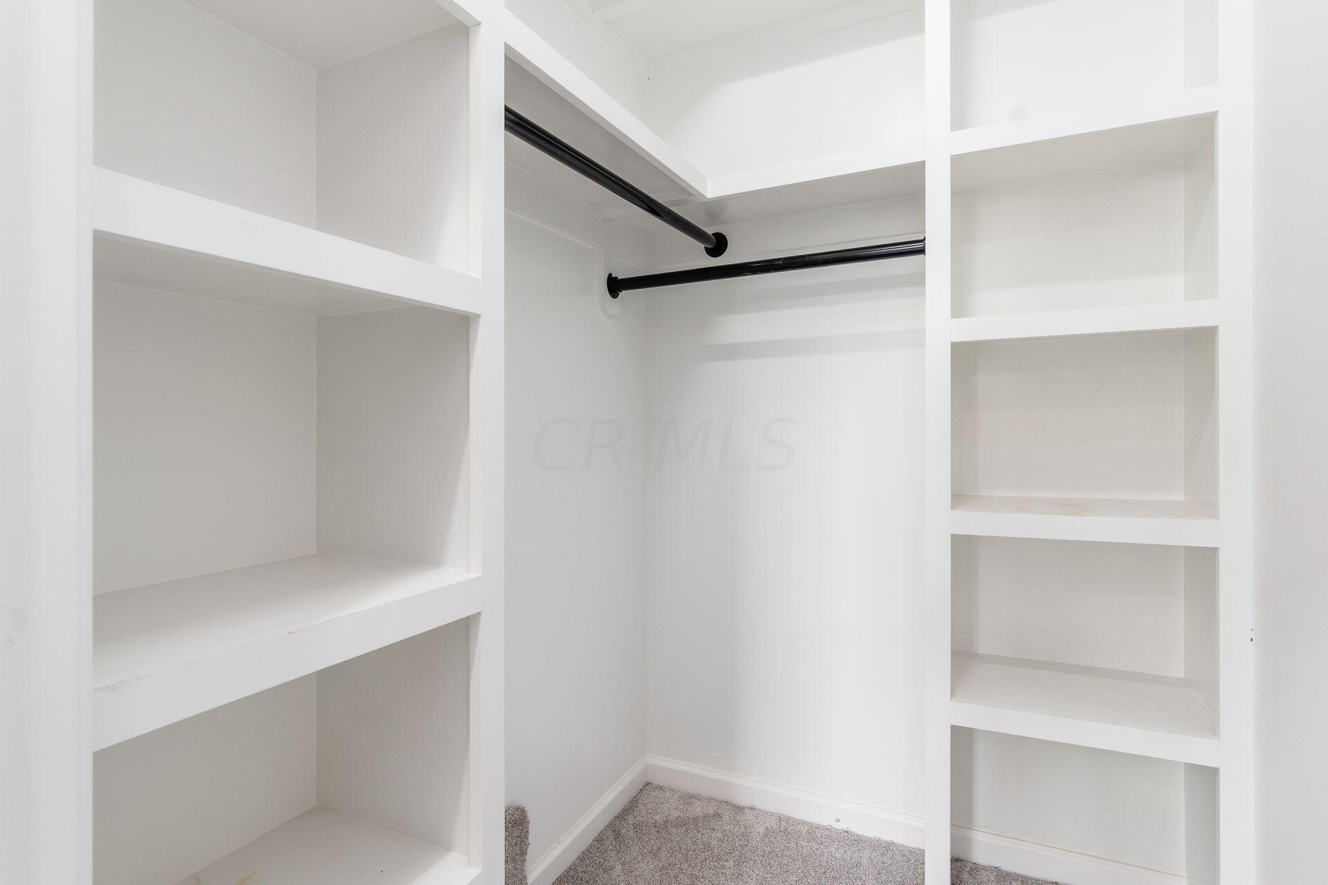 583 E Walnut Street Property Photo 6