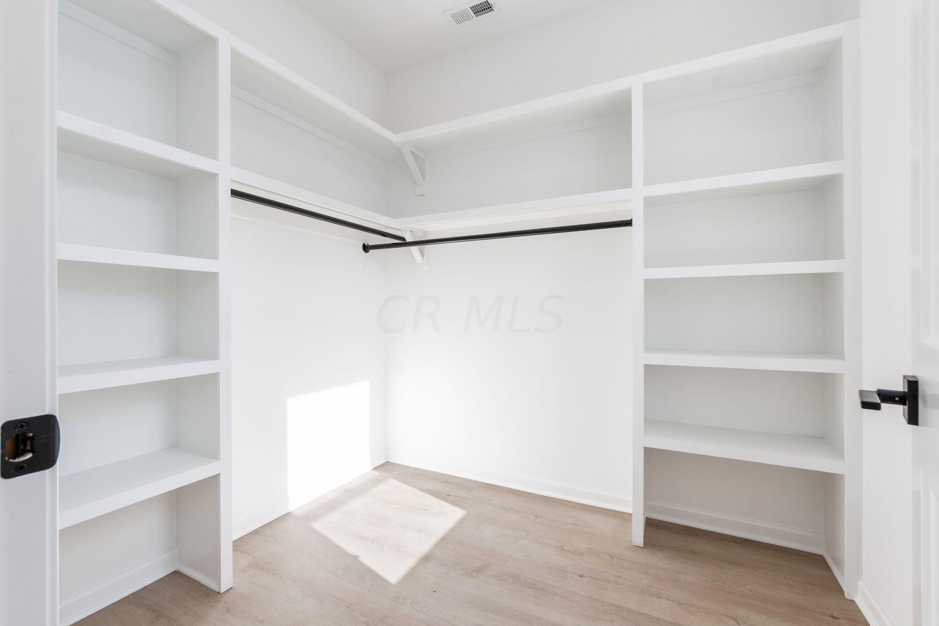 583 E Walnut Street Property Photo 23