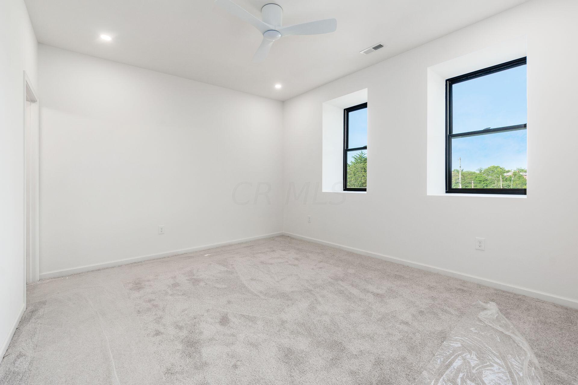 583 E Walnut Street Property Photo 24