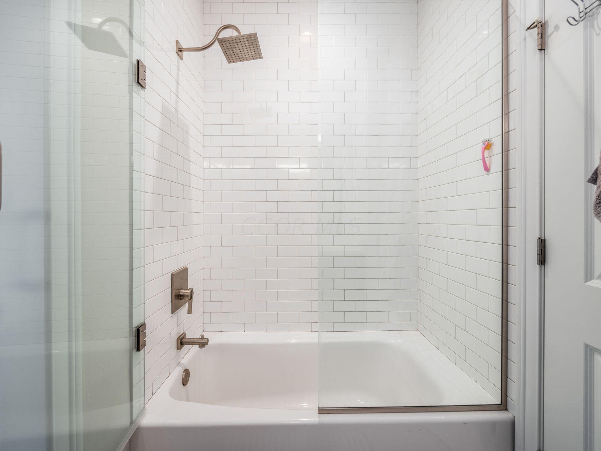 140 E Greenwood Avenue Property Photo 24