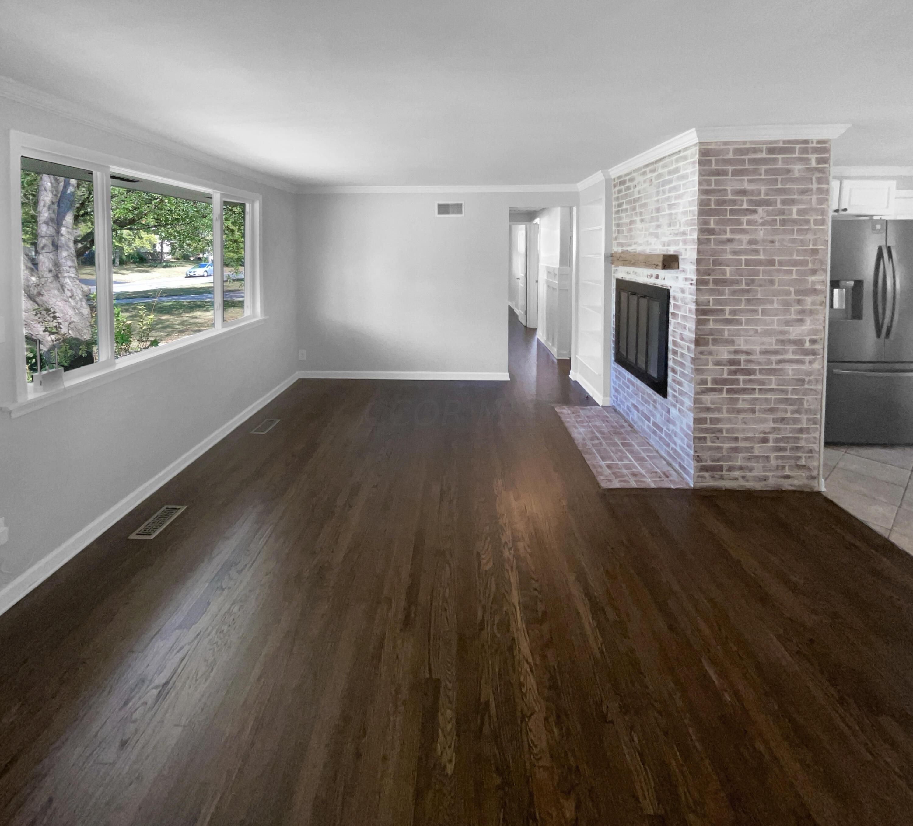 1945 Kentwell Road Property Photo 2