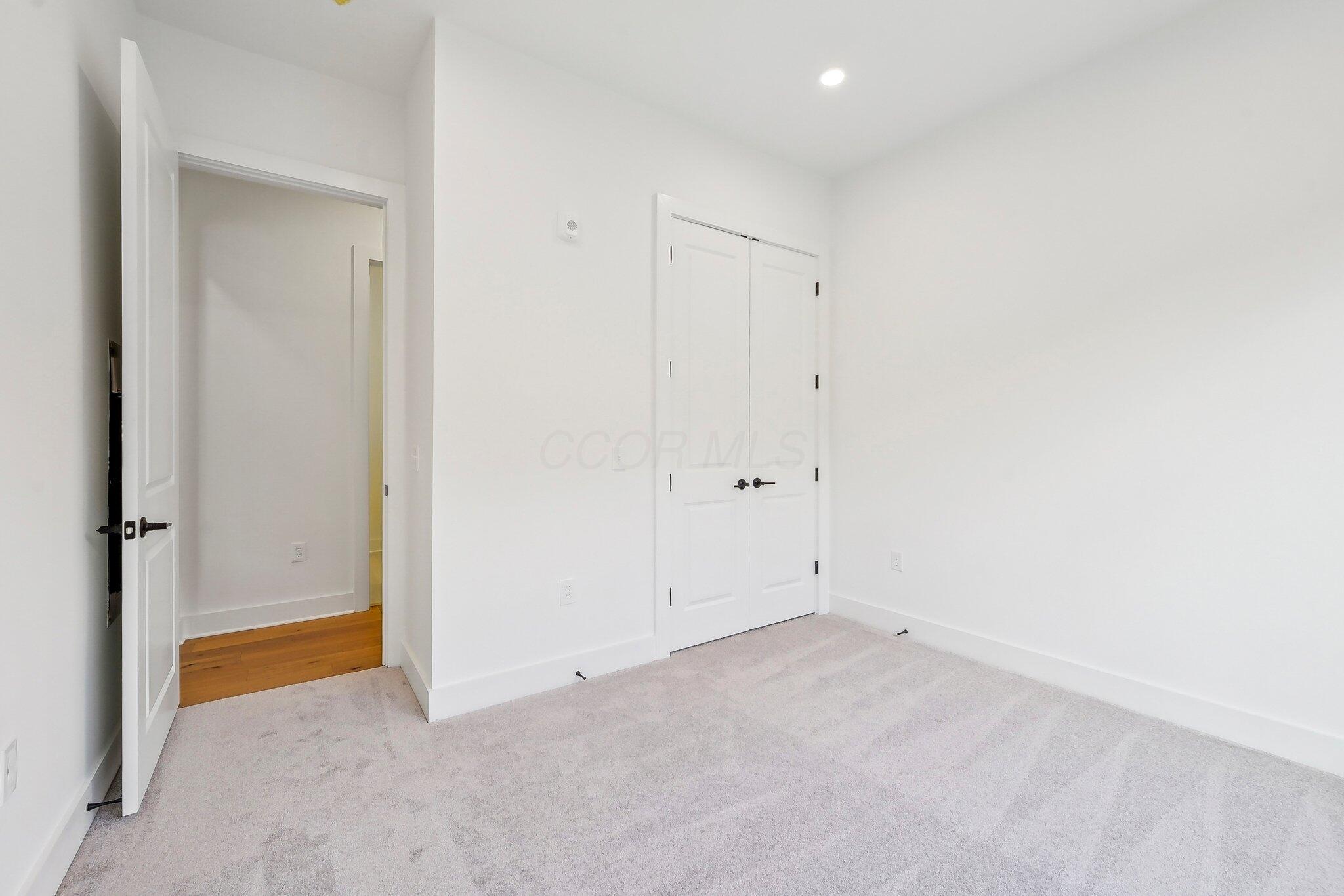 270 Dickenson Street, 303 Property Photo 21