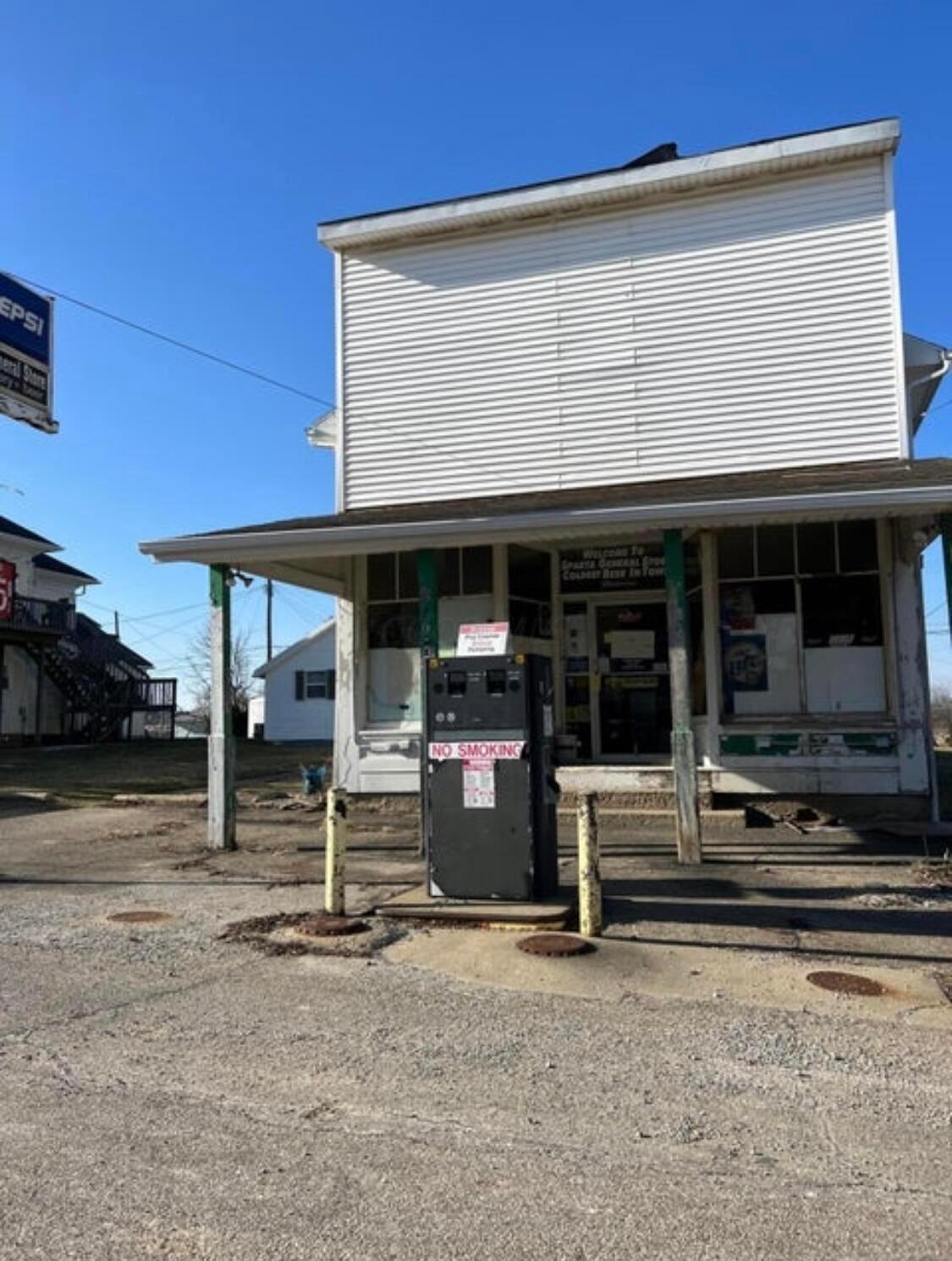 7 E Main Street Property Photo 1