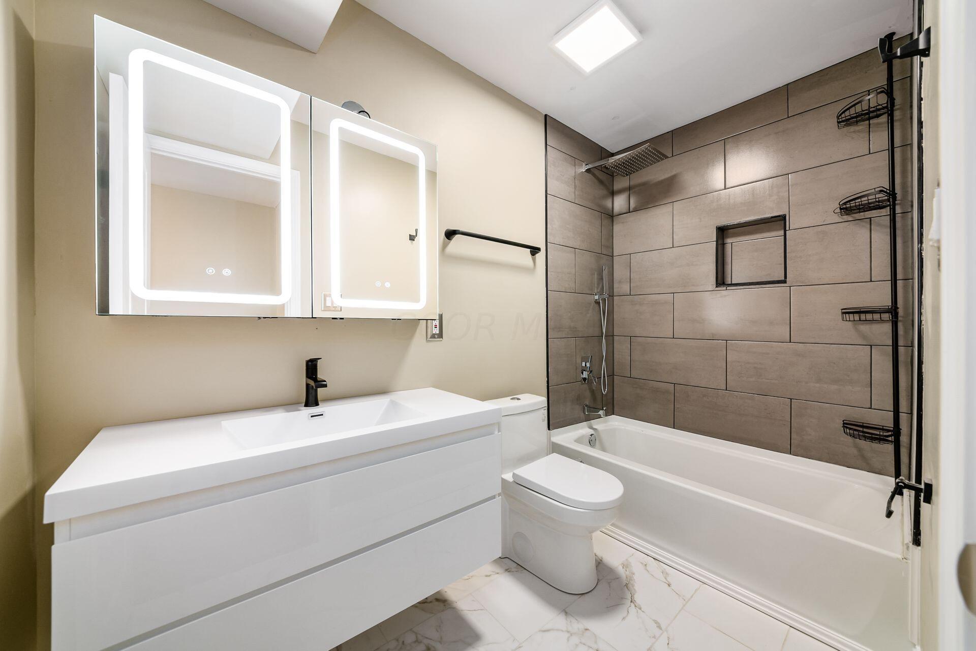 199 W 5th Avenue, C Property Photo 6