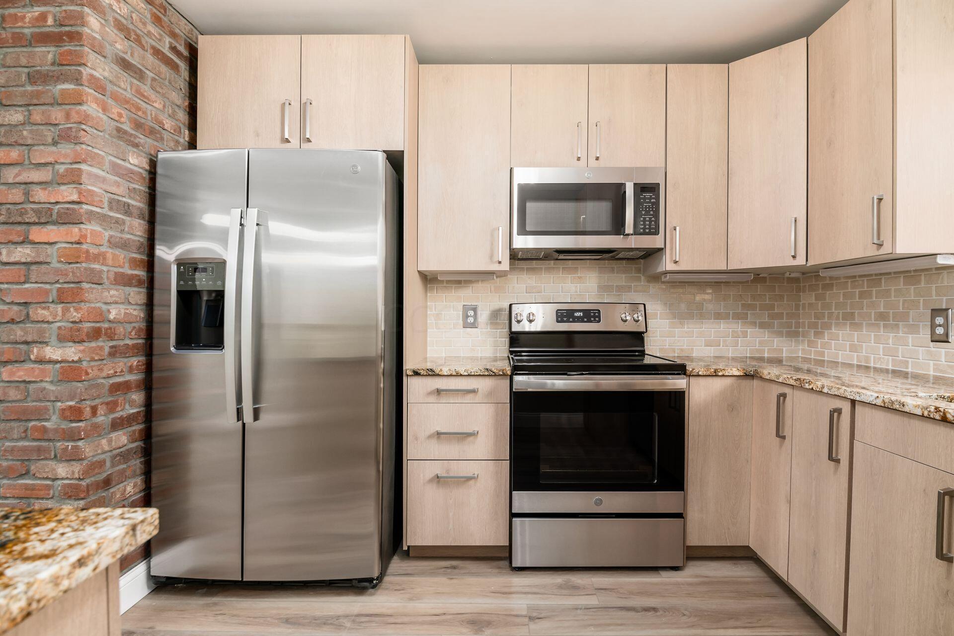199 W 5th Avenue, C Property Photo 7