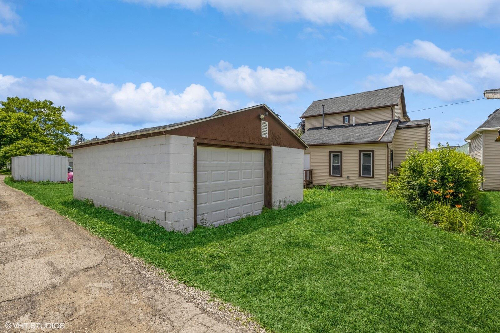 206 Carhart Street Property Photo 4