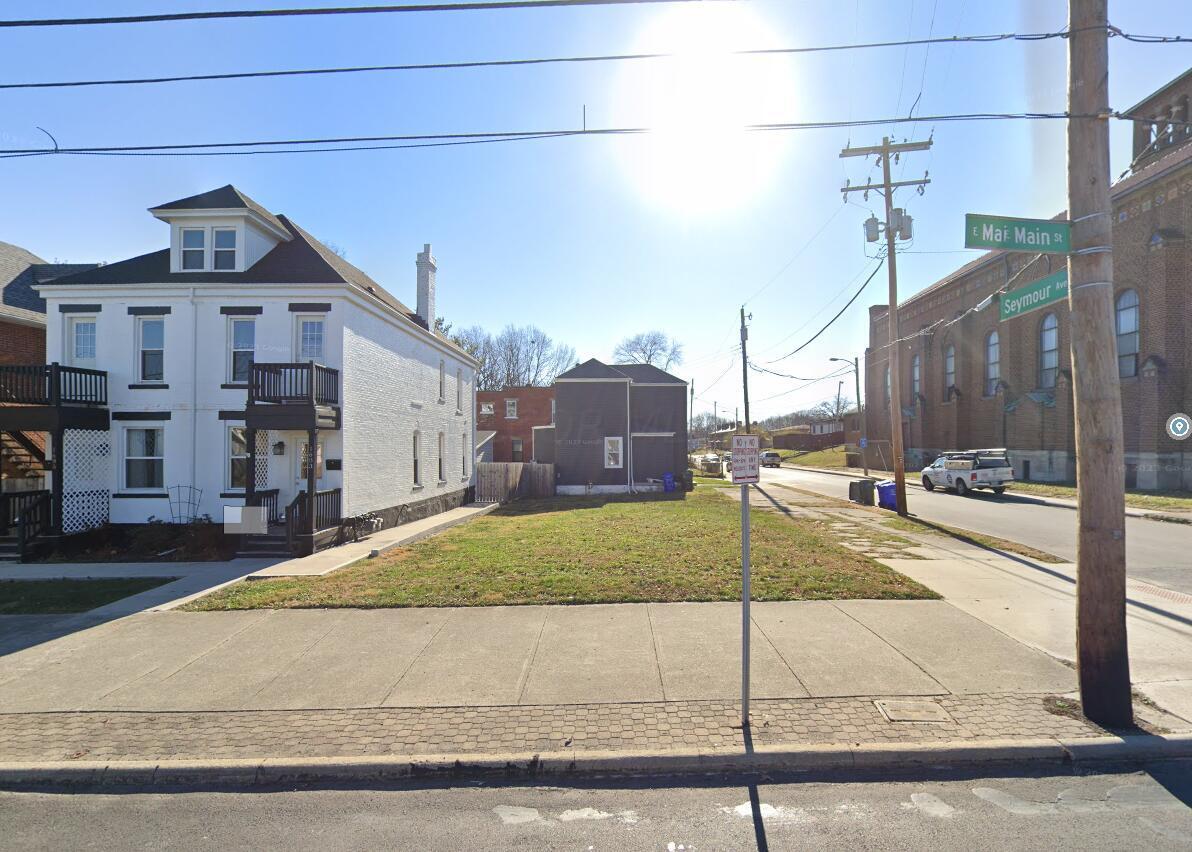 1673 E Main Street Property Photo 2