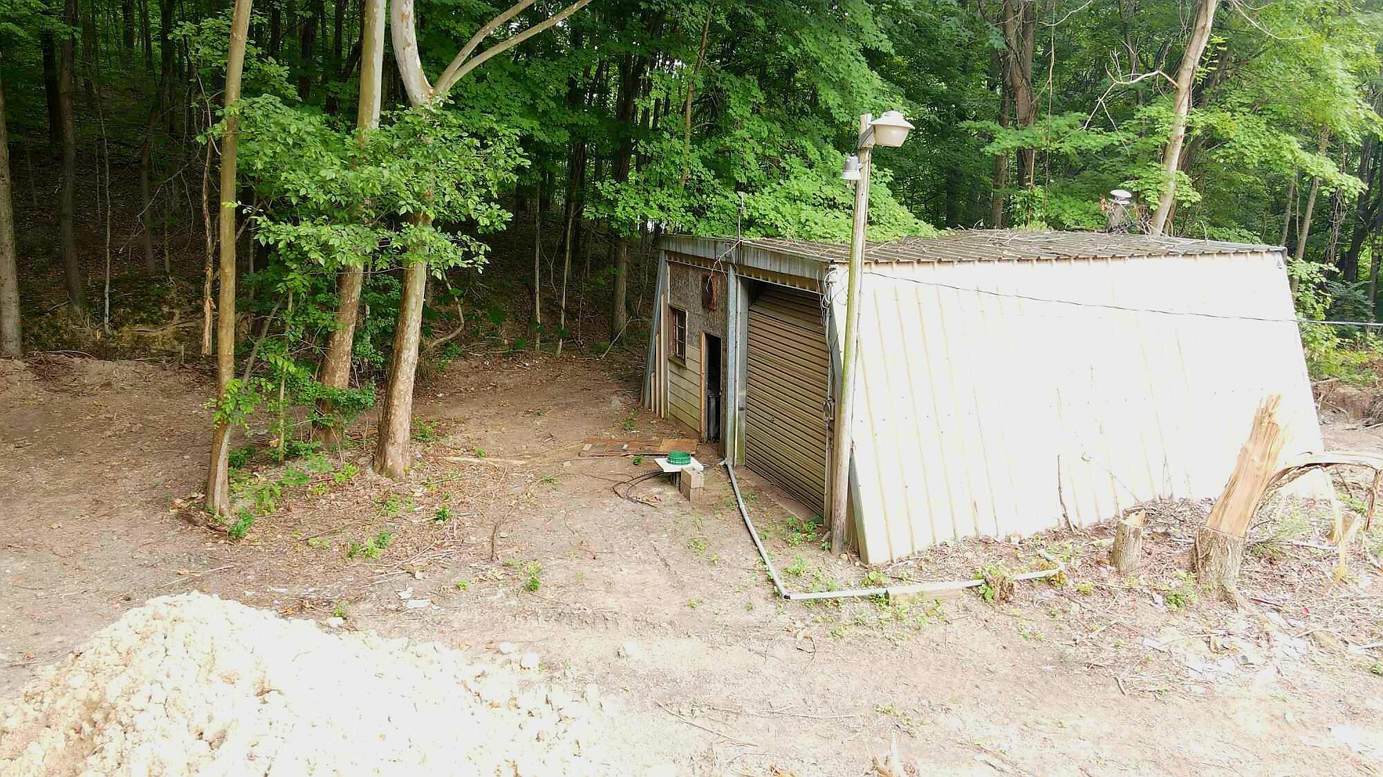 965 Graves Road Property Photo 2