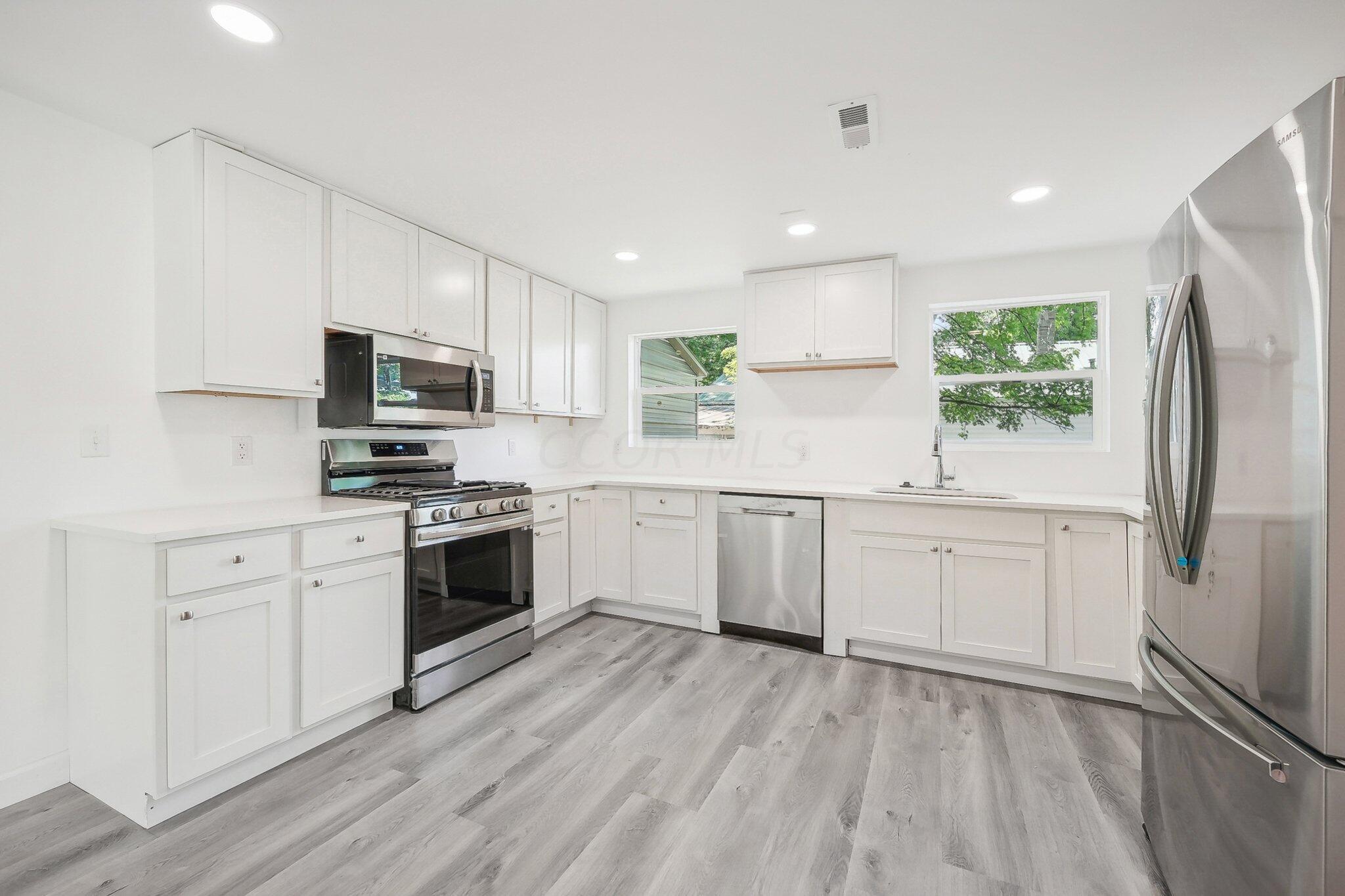 290 East Street Property Photo 15