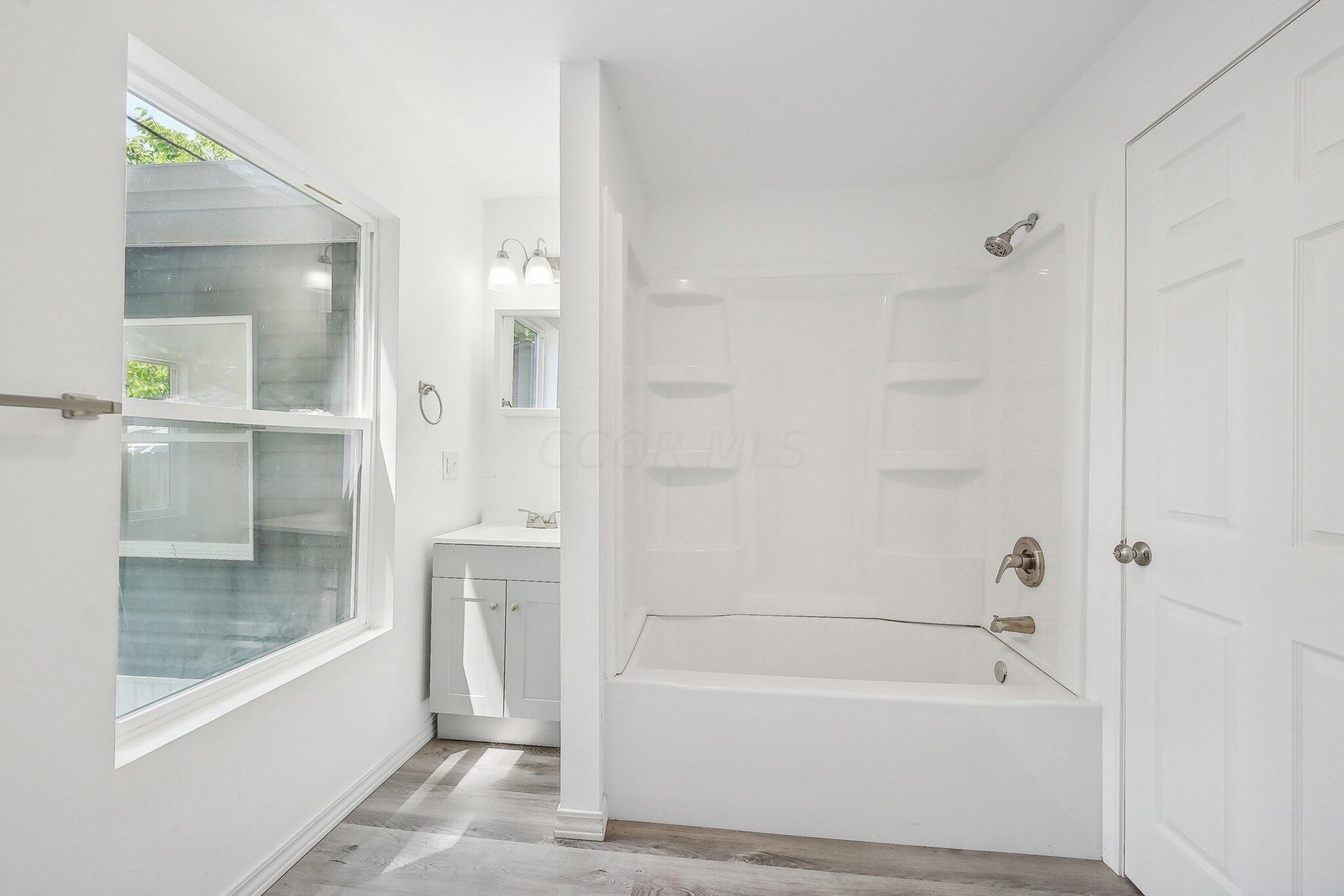 290 East Street Property Photo 18