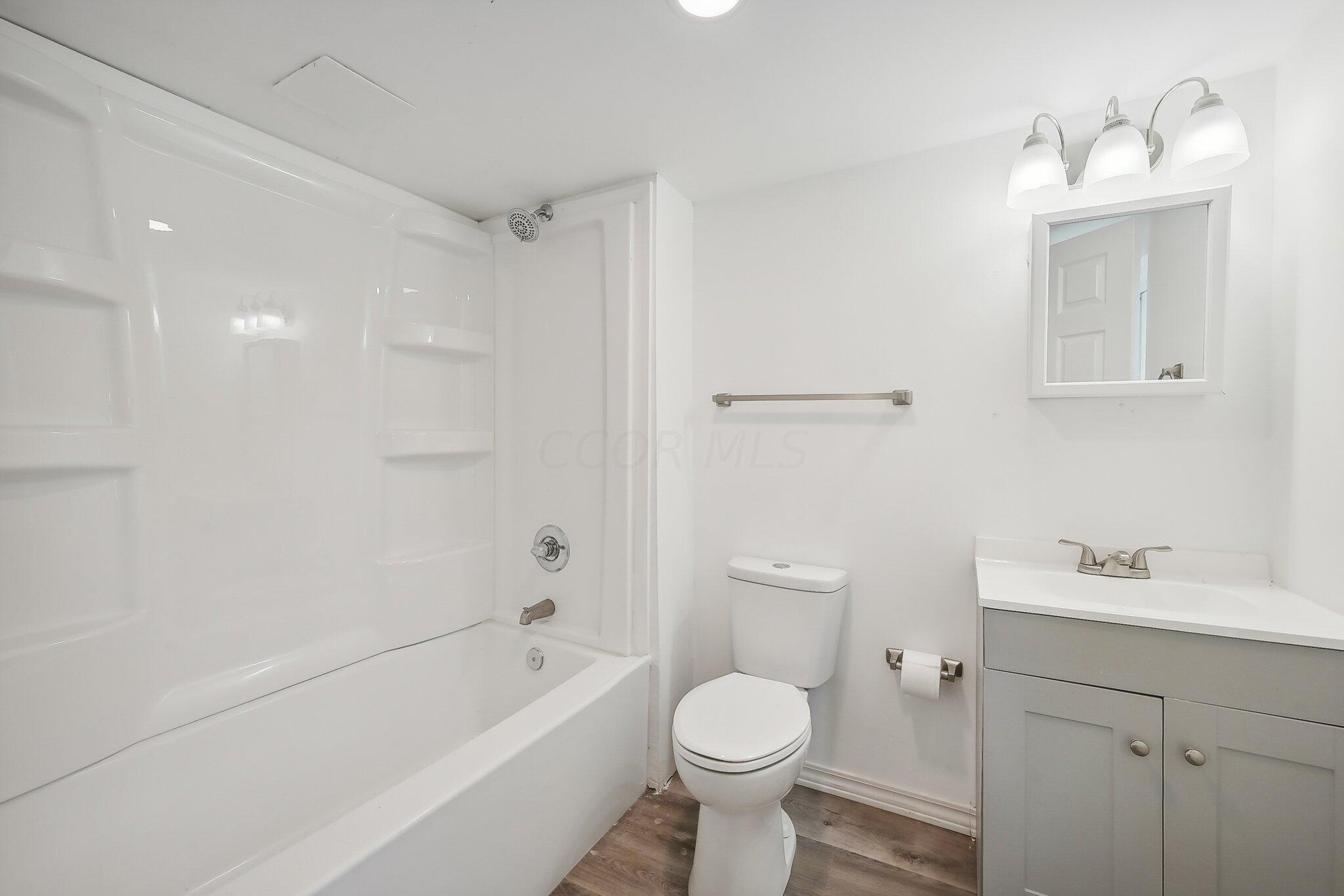290 East Street Property Photo 25