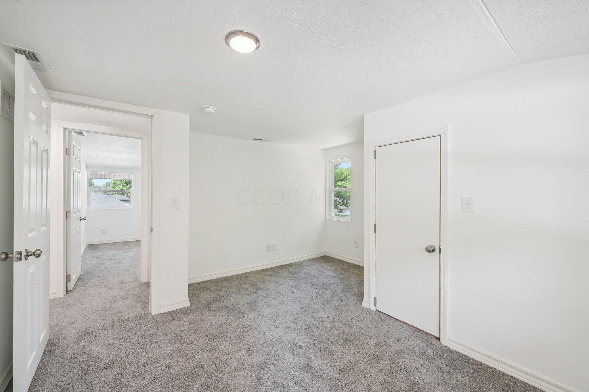 290 East Street Property Photo 26