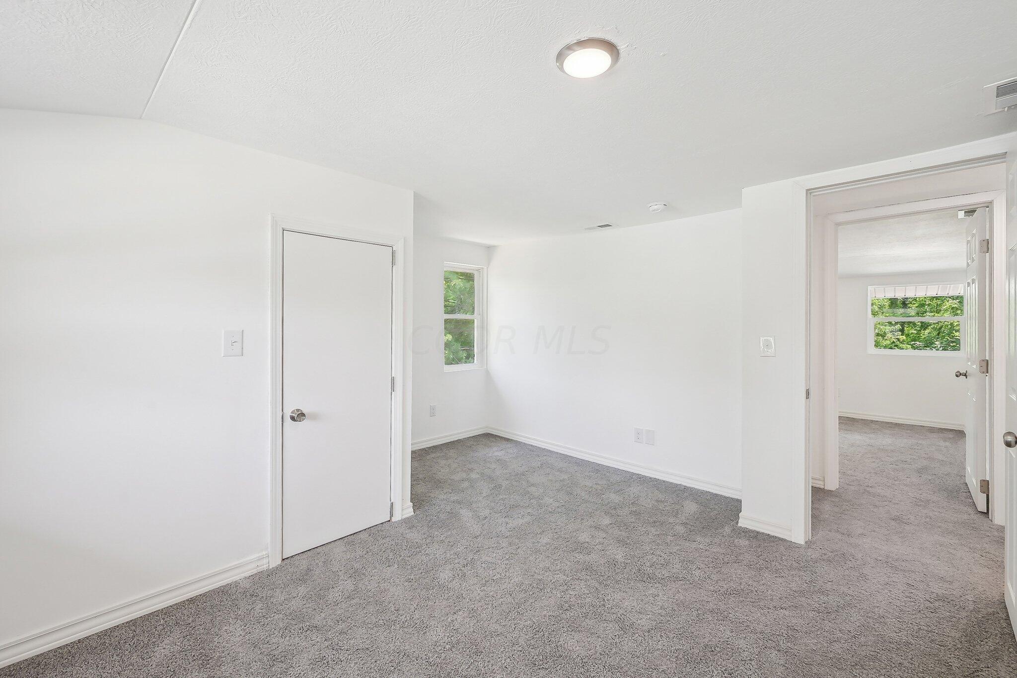 290 East Street Property Photo 27