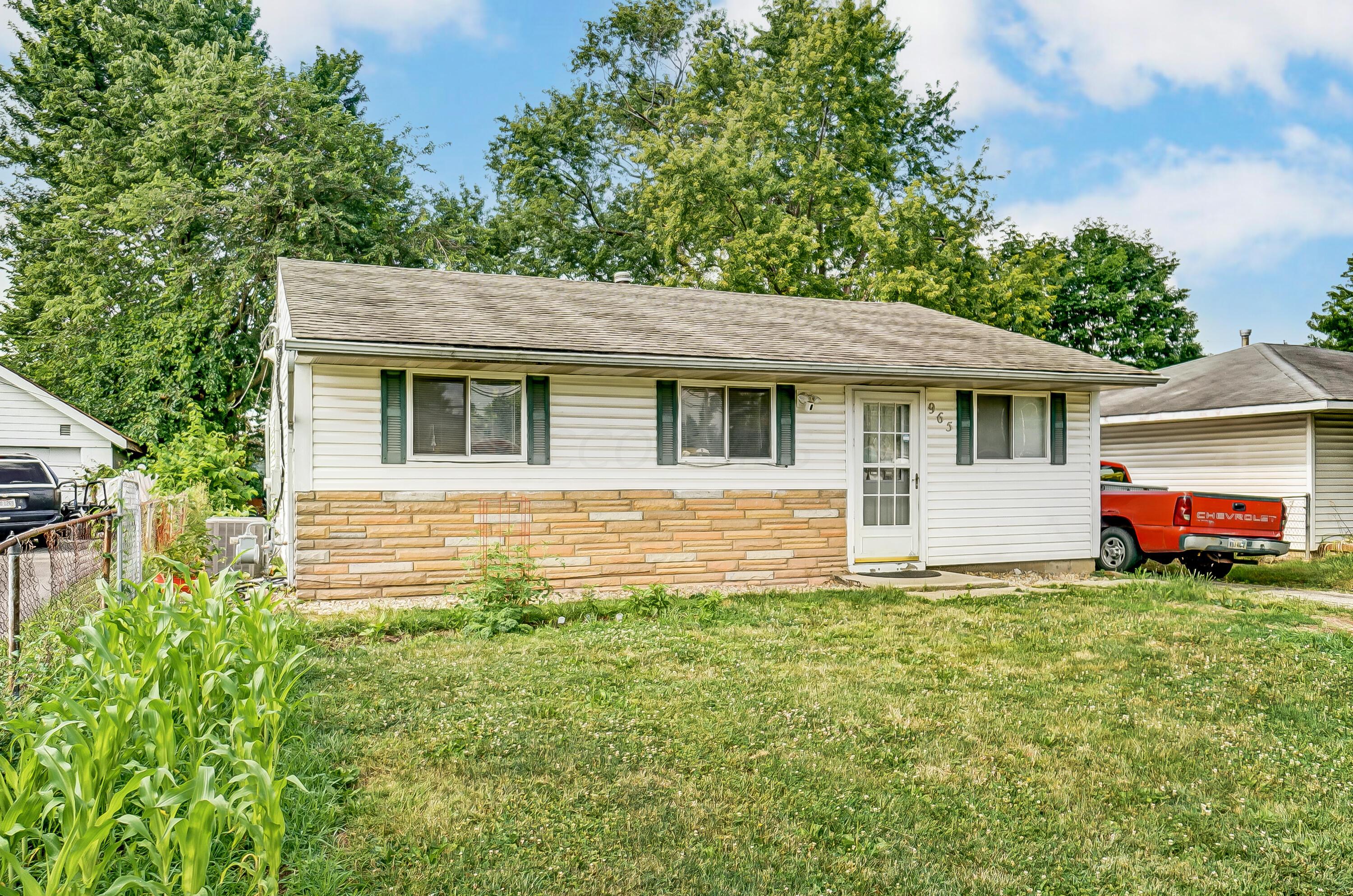 965 Hilock Road Property Photo 1