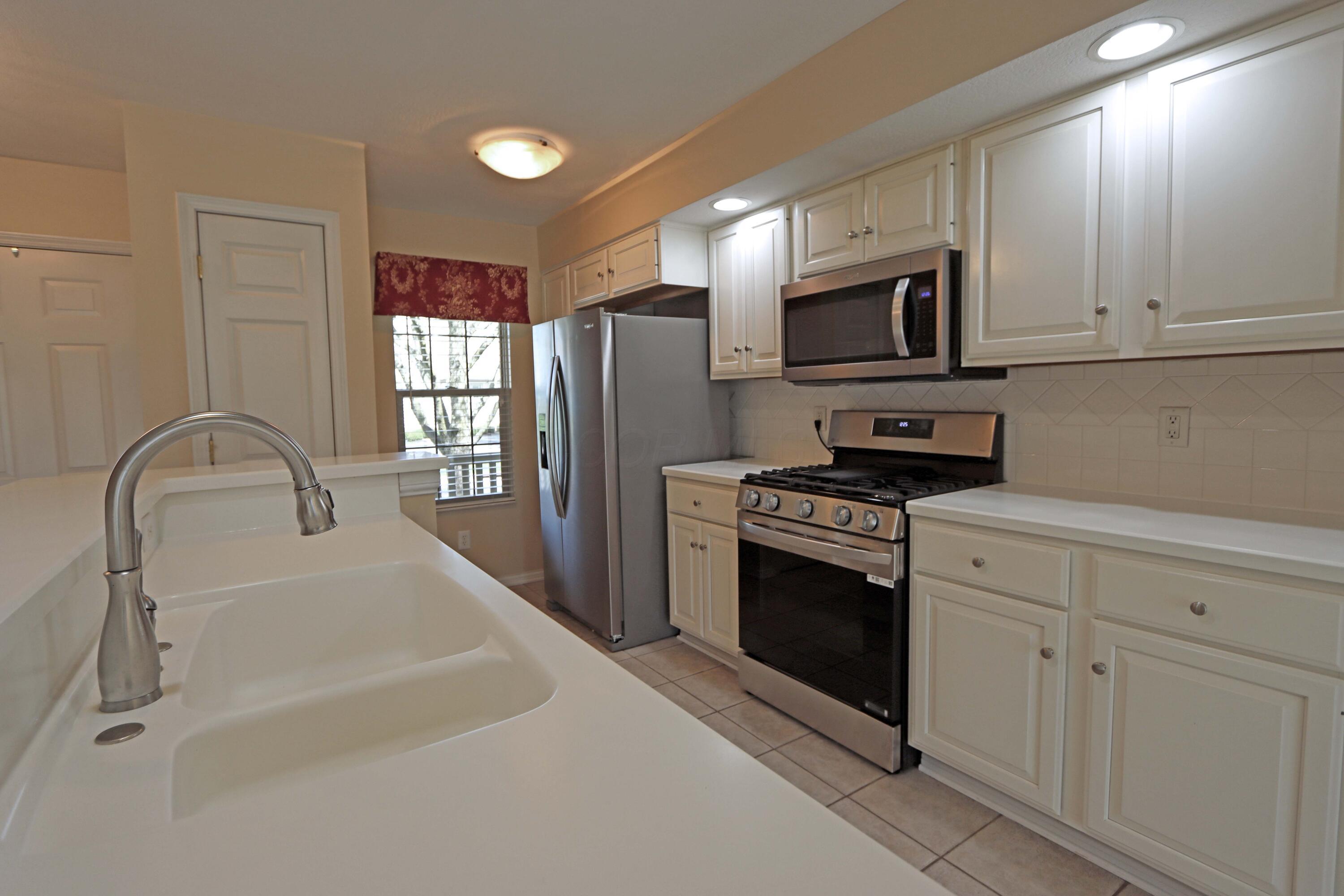 5899 Dunabbey Loop Property Photo 9