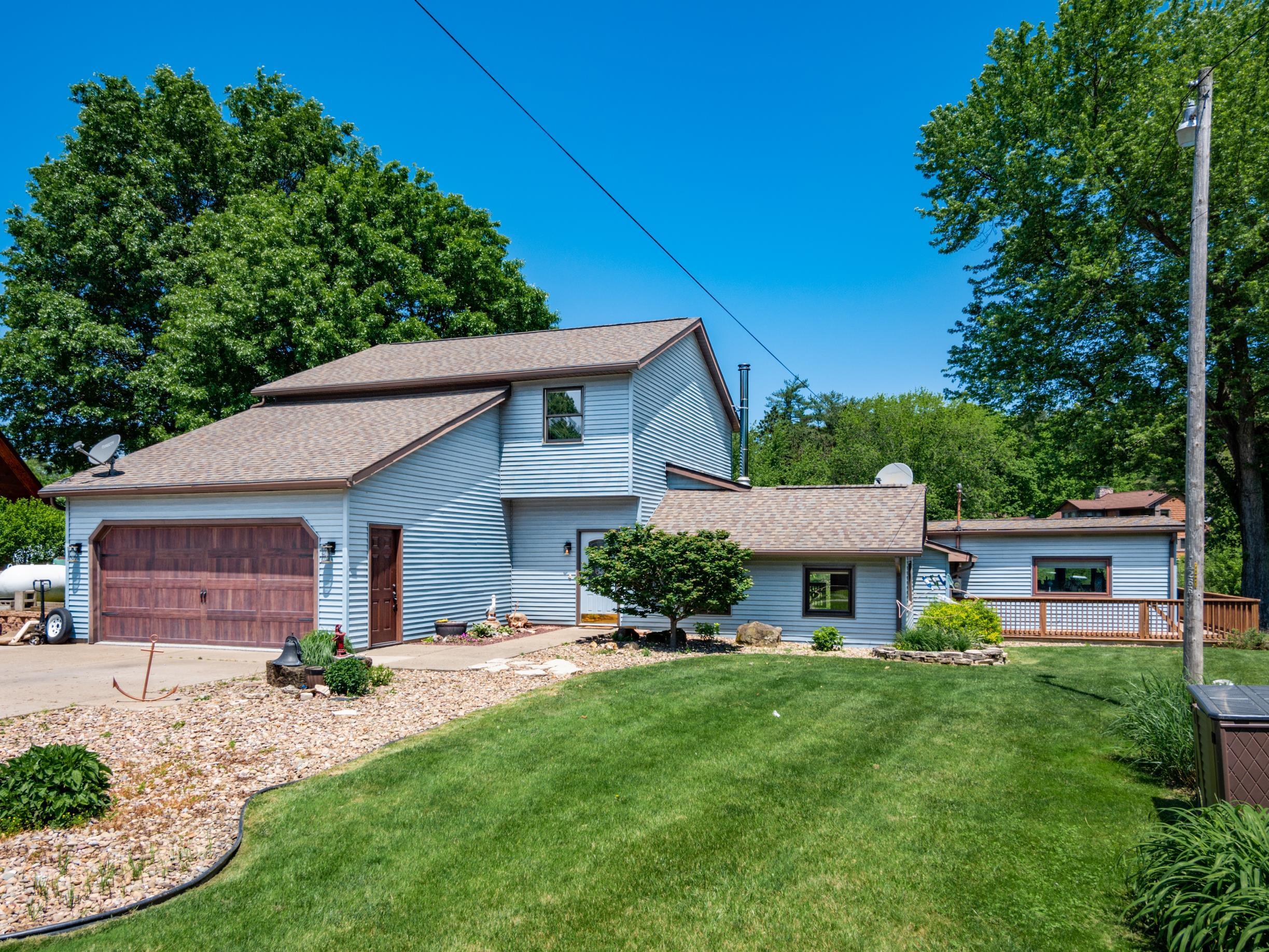 4 Cadillac Drive Property Photo 1