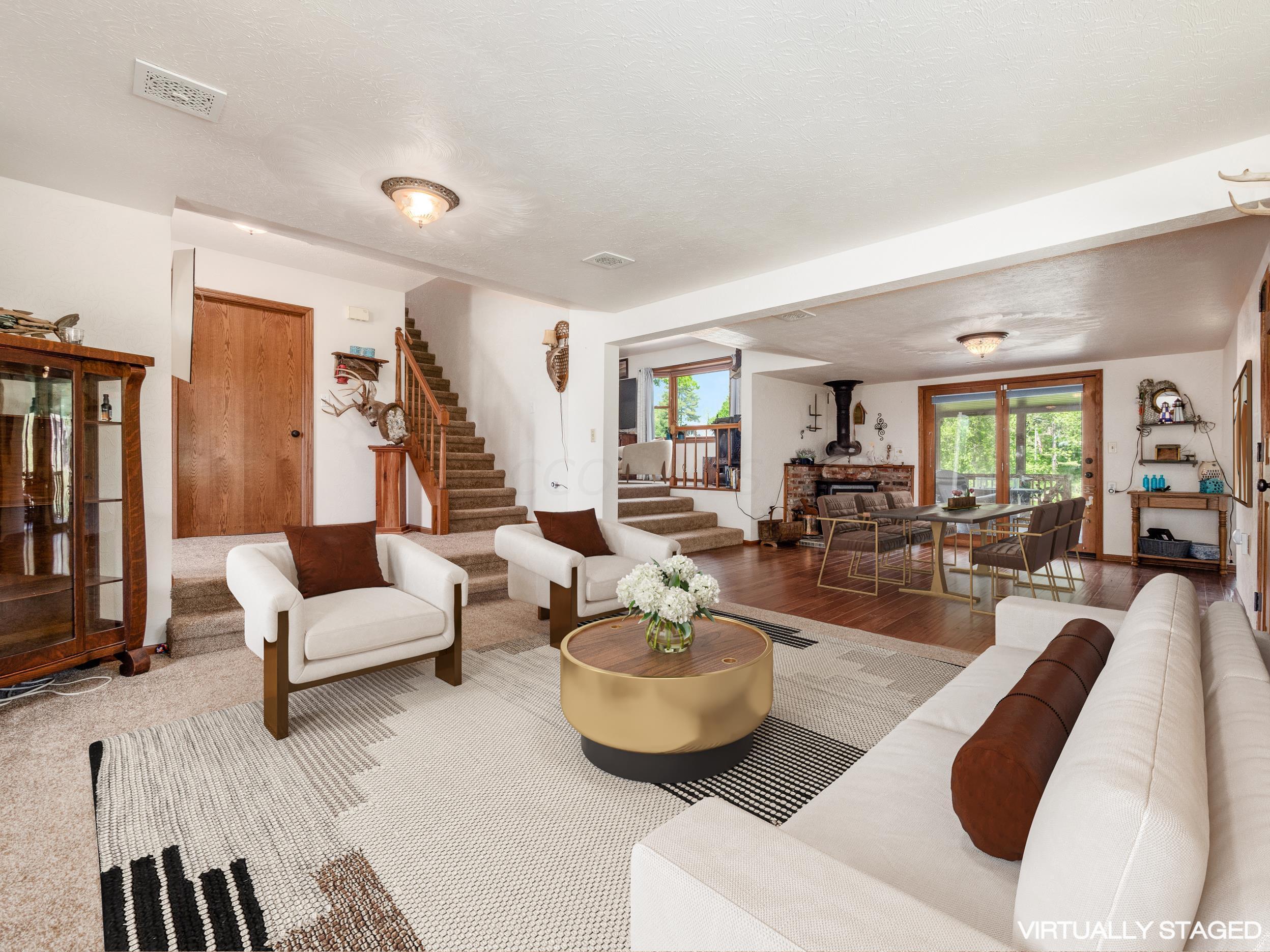 4 Cadillac Drive Property Photo 2