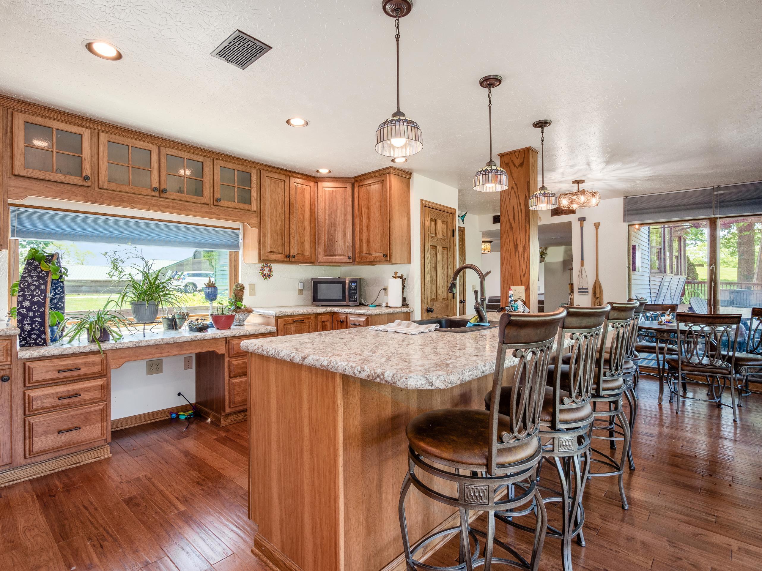 4 Cadillac Drive Property Photo 10
