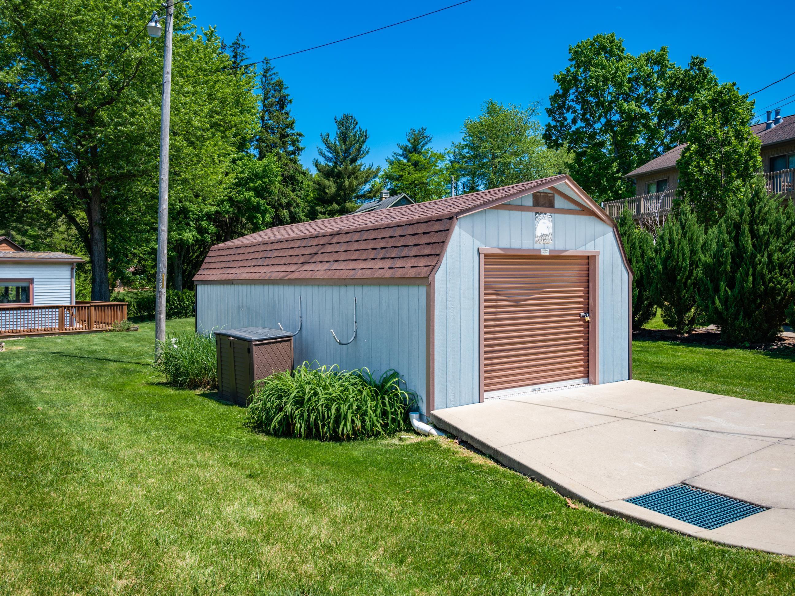 4 Cadillac Drive Property Photo 21