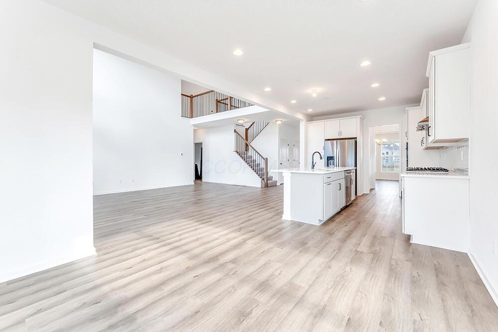 5487 Scotch Woods Drive Property Photo 8