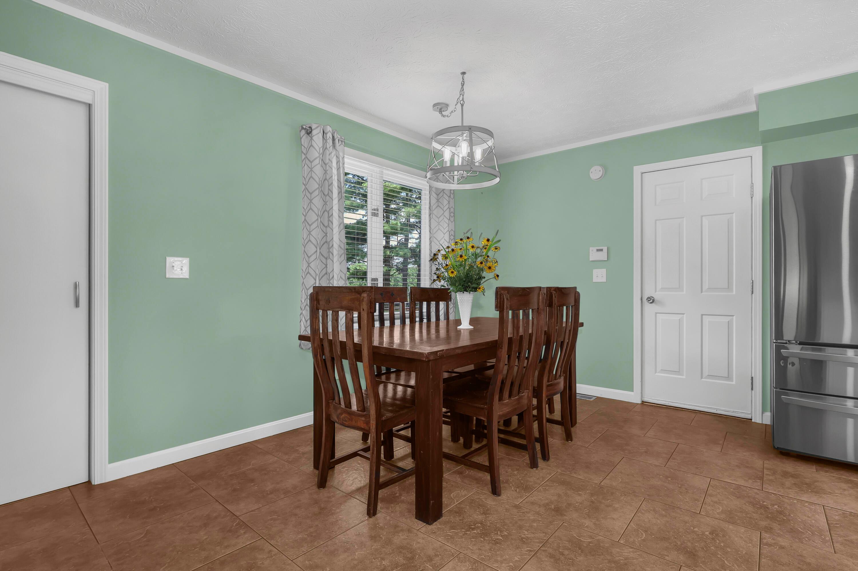 1060 S Watkins Road Property Photo 7