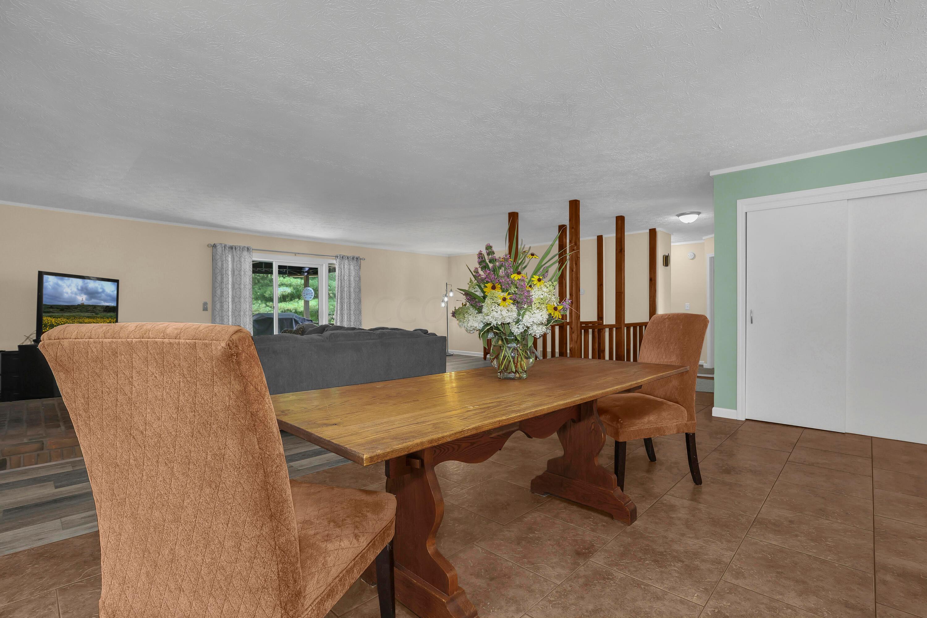 1060 S Watkins Road Property Photo 9